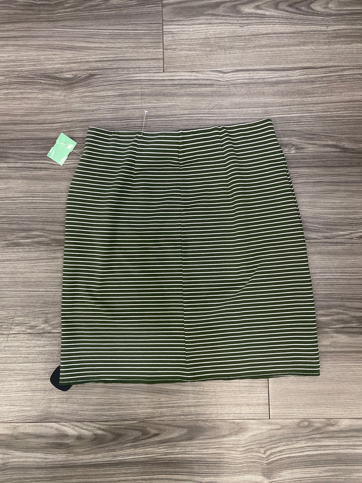 Green Skirt Mini & Short Old Navy, Size M