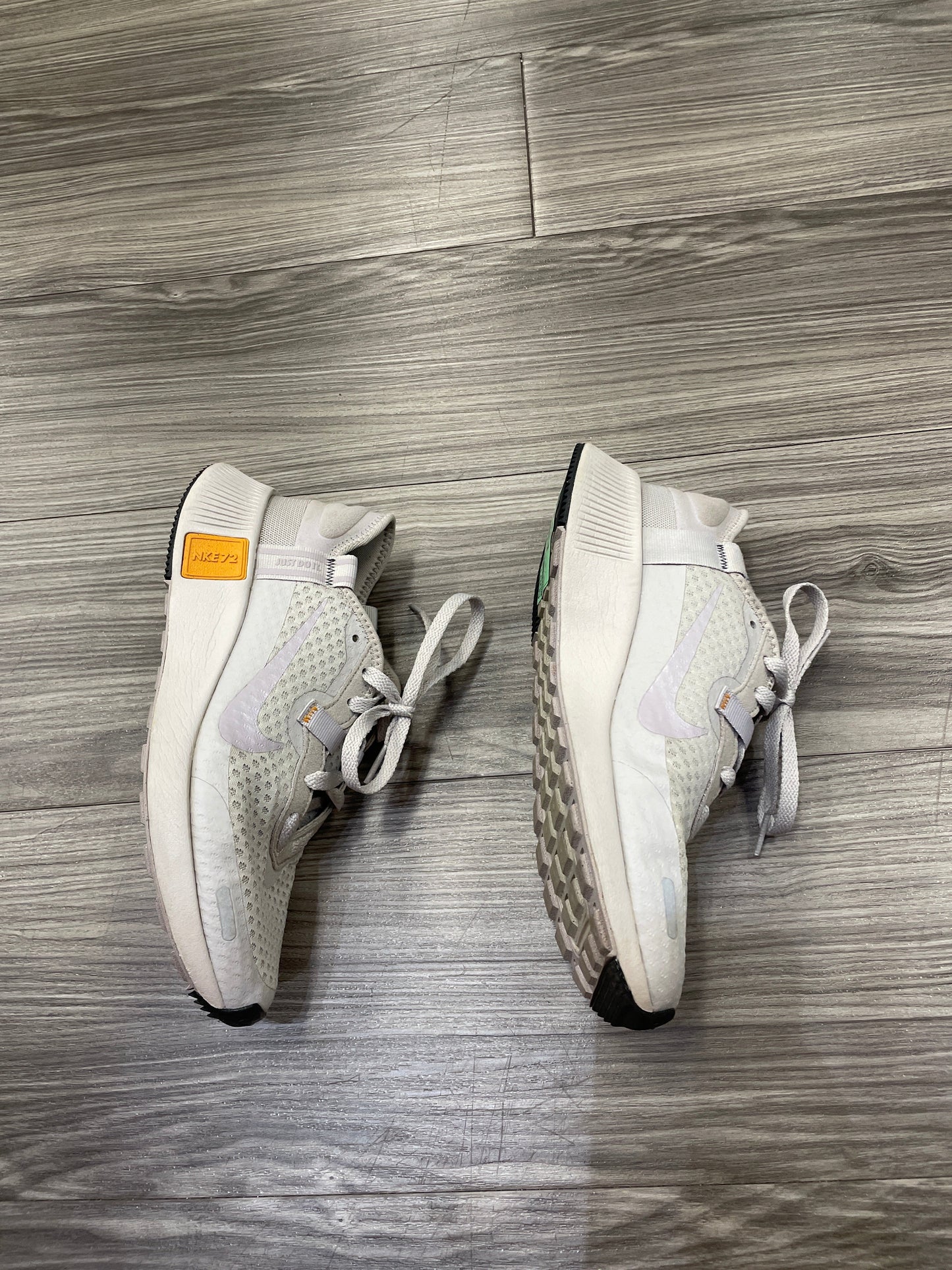 Grey Shoes Athletic Nike, Size 7.5