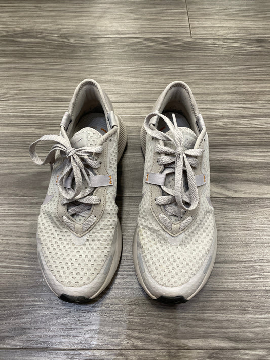 Grey Shoes Athletic Nike, Size 7.5