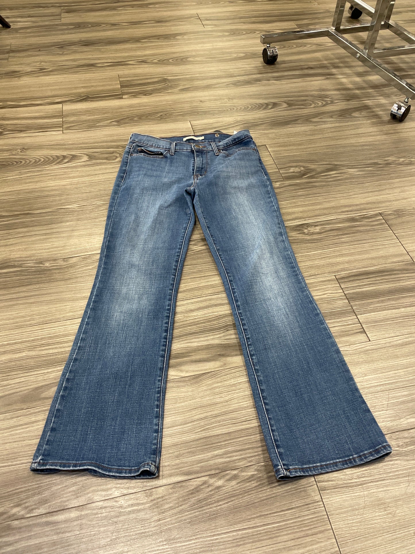 Blue Jeans Boot Cut Levis, Size 8