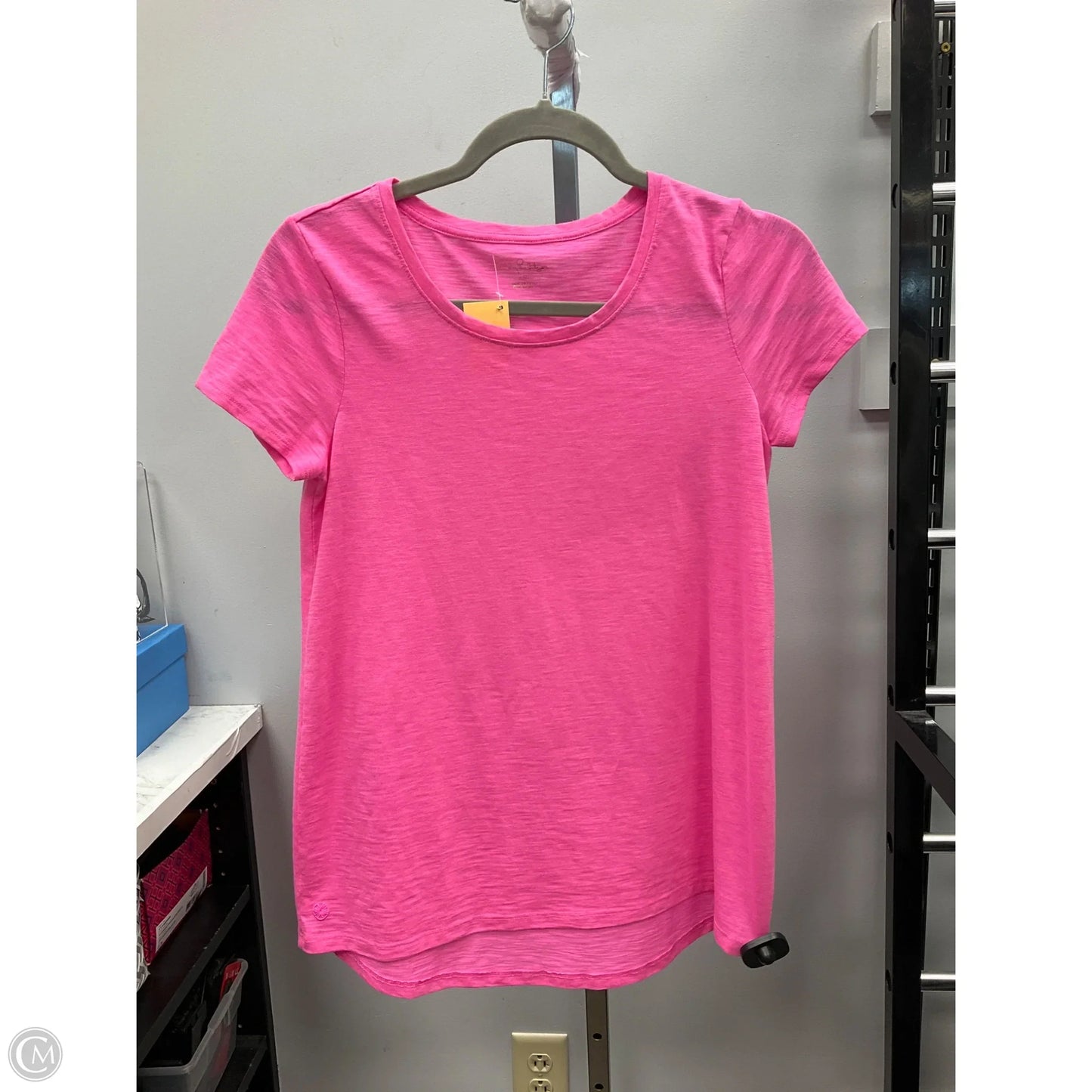 Top Short Sleeve Designer By Lilly Pulitzer In Pink, Size: Xs
