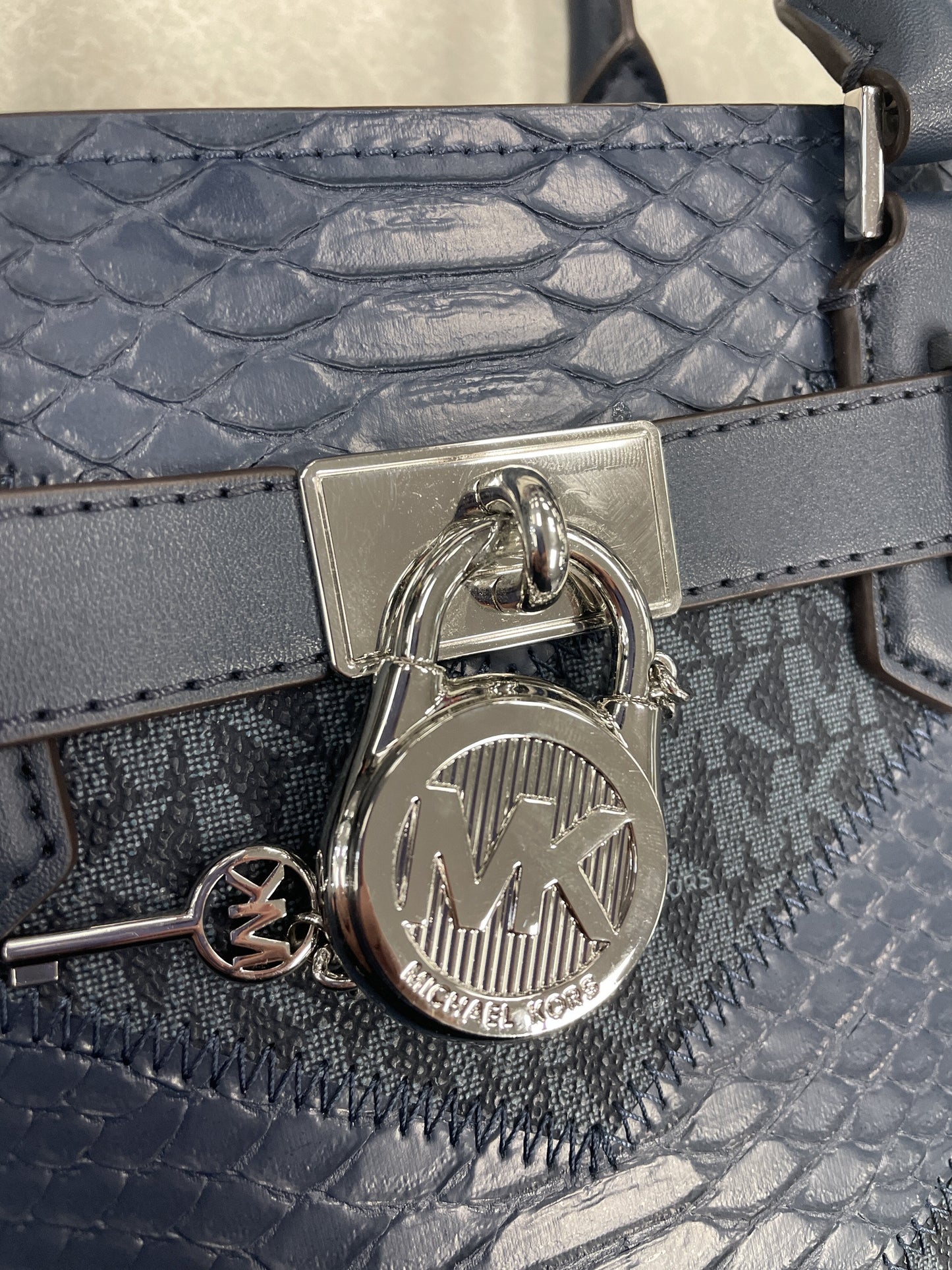 Handbag Designer By Michael Kors  Size: Medium