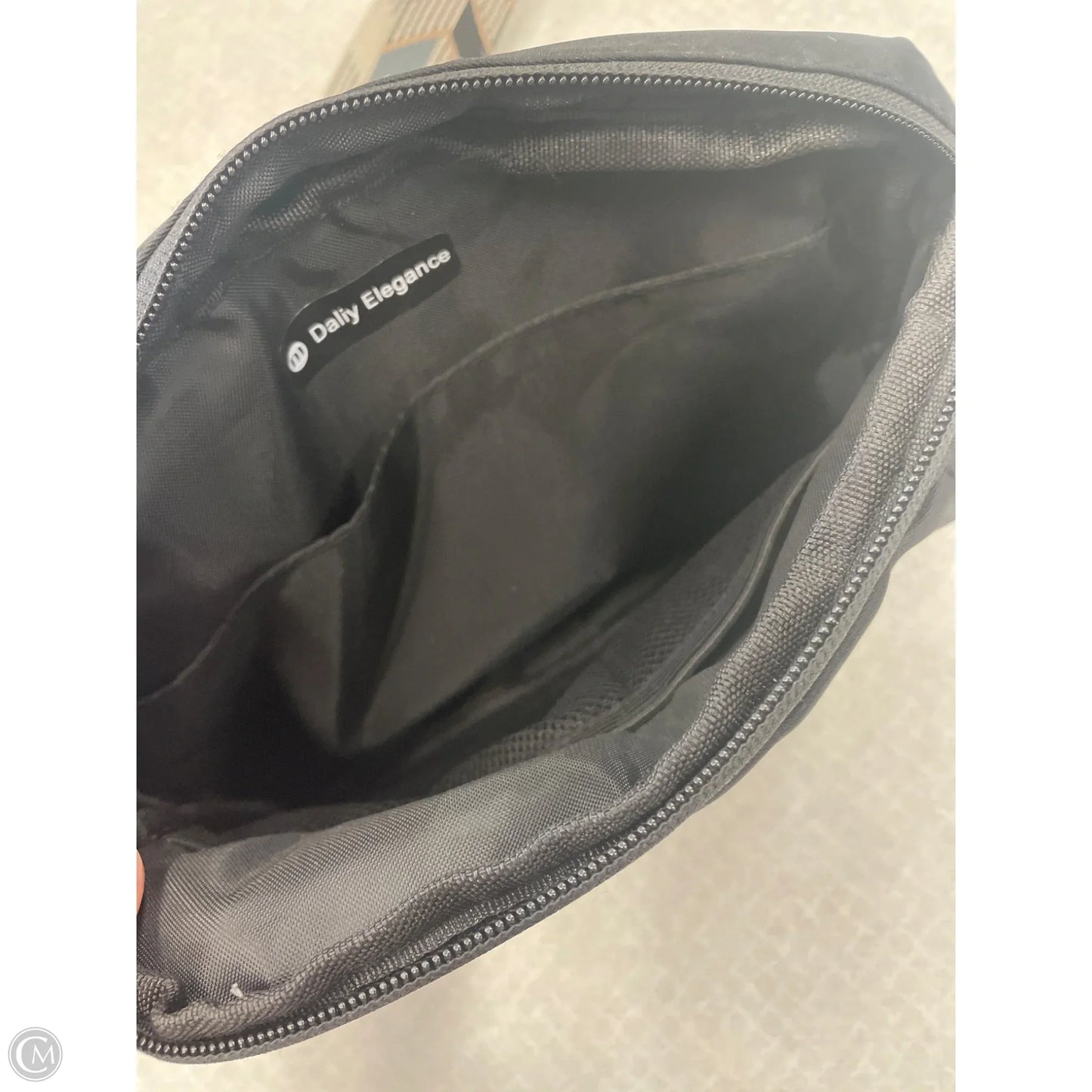 Belt Bag By Clothes Mentor, Size: Medium