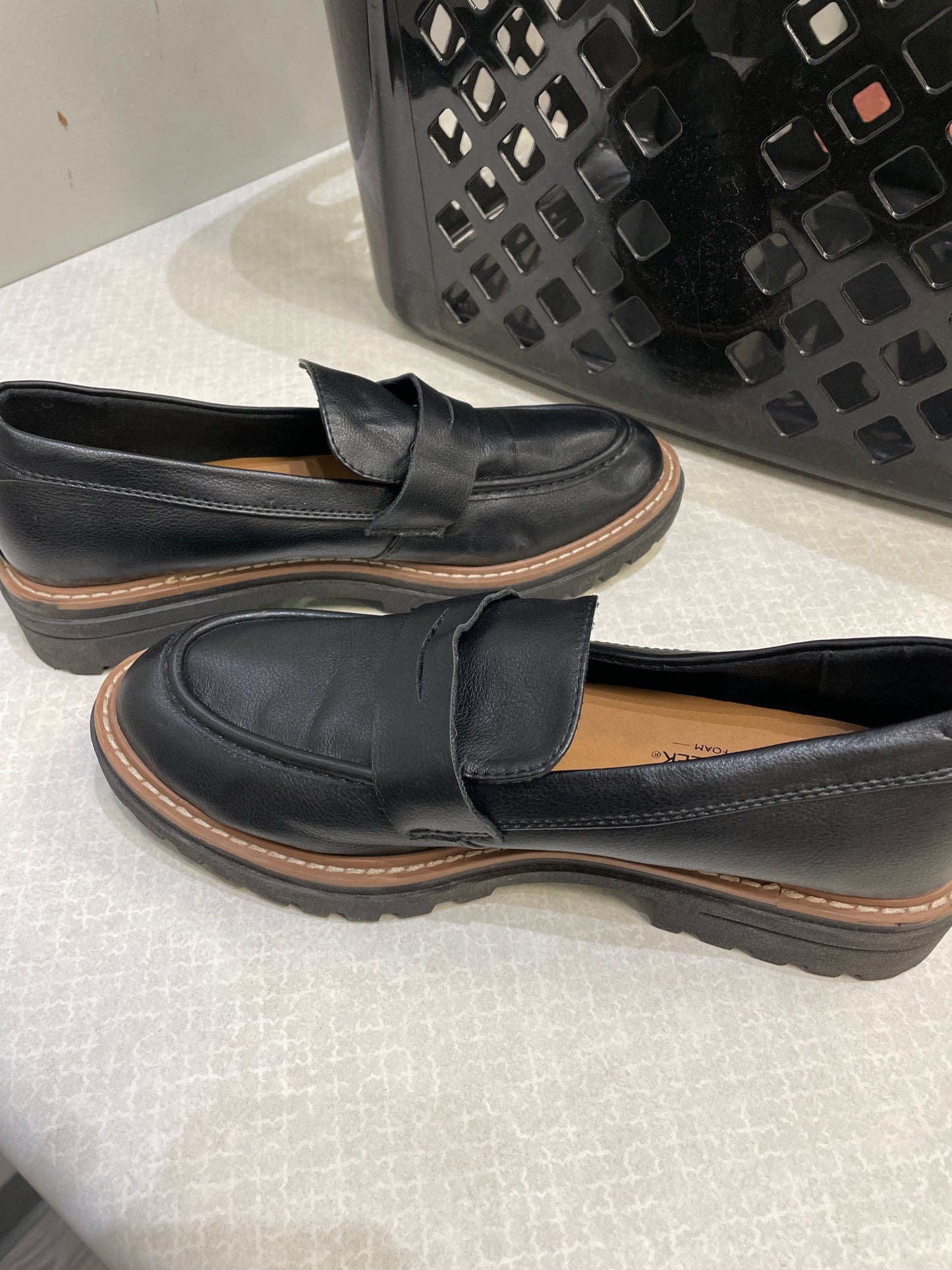 Shoes Flats By Falls Creek In Black, Size: 9