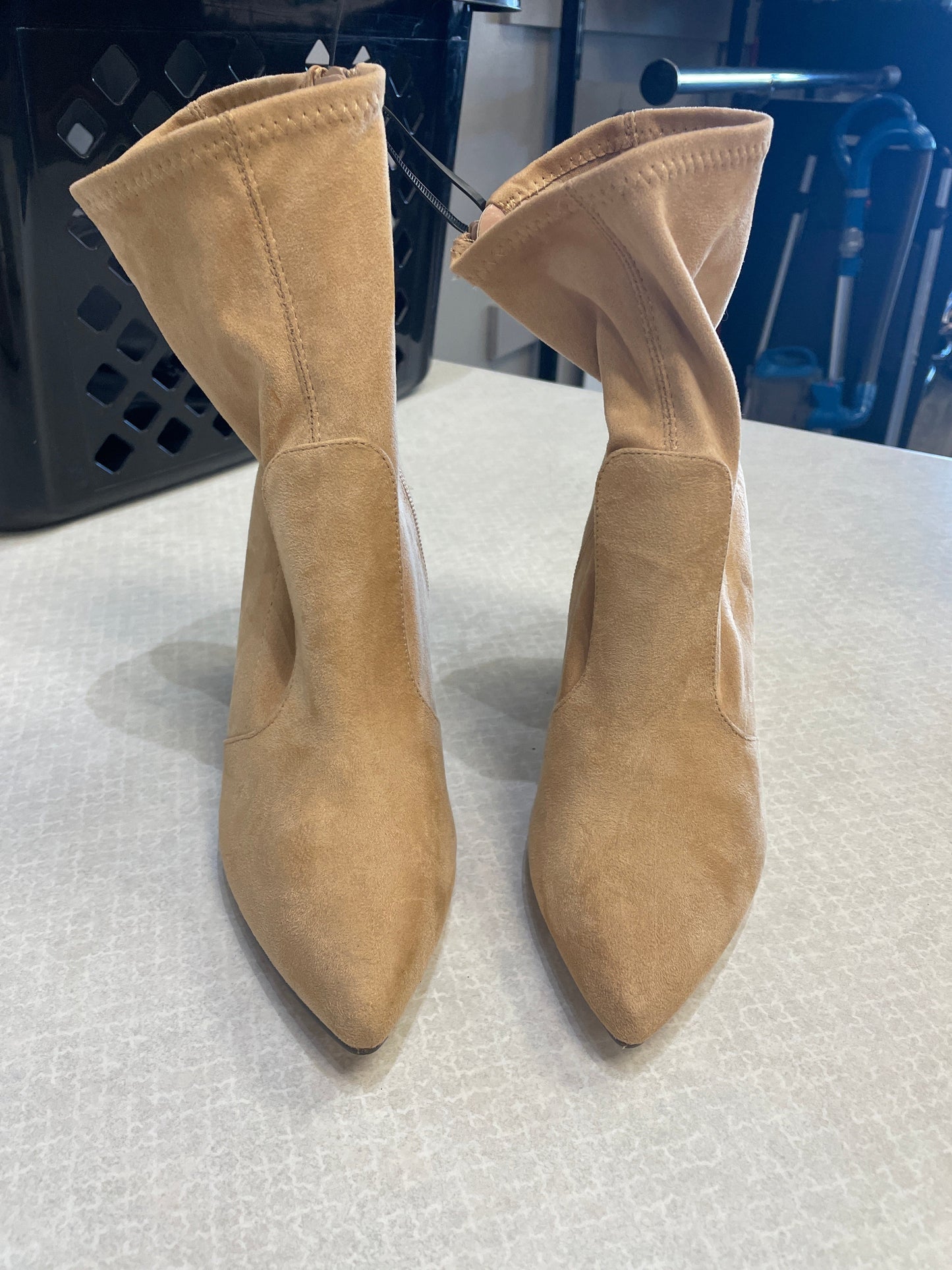 Boots Ankle Heels By Clothes Mentor In Beige, Size: 6.5