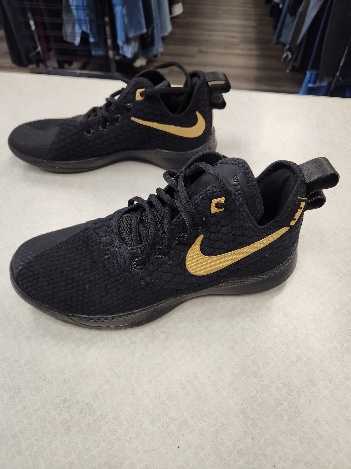 Shoes Athletic By Nike  Size: 8