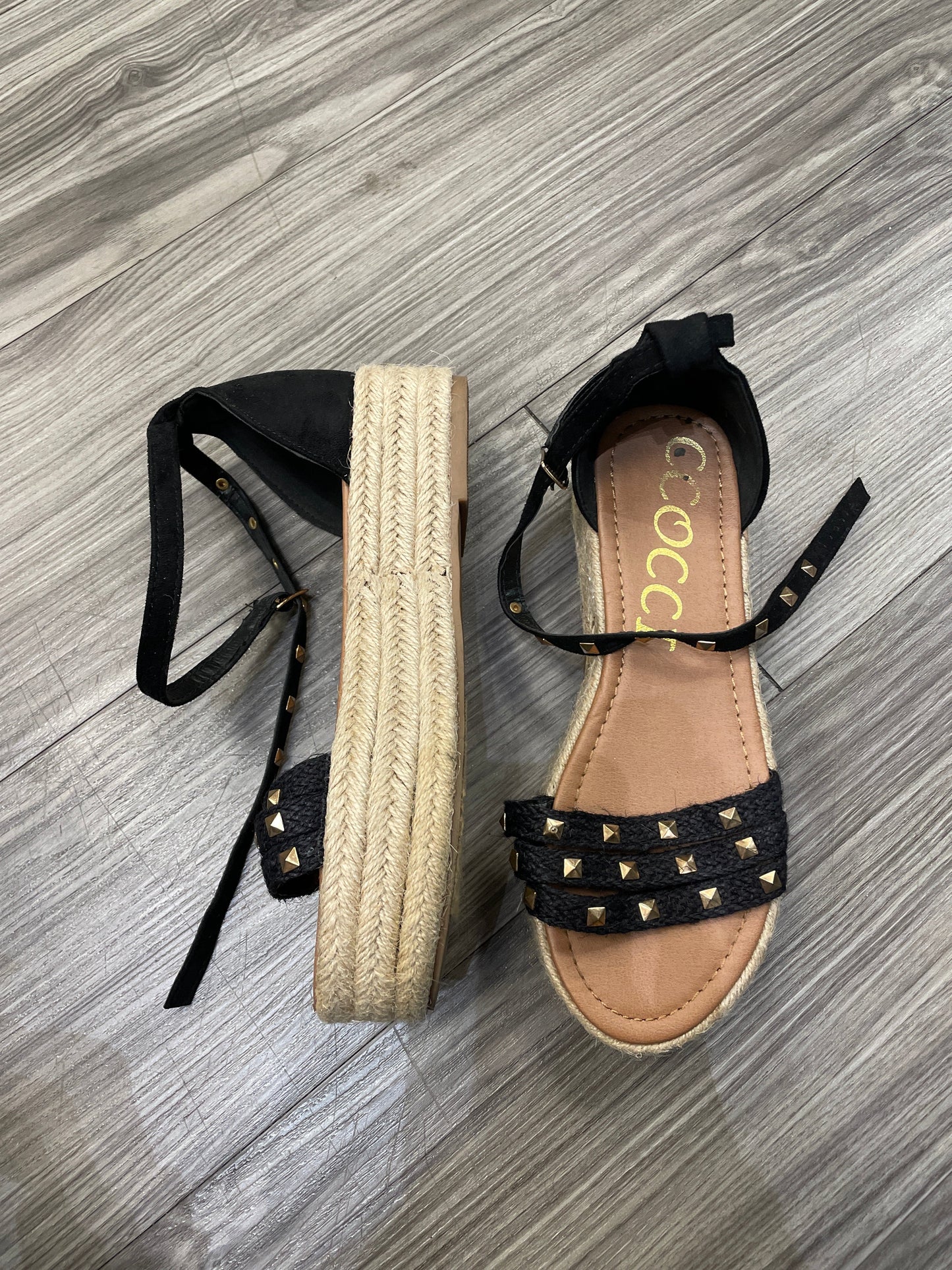Sandals Flats By Clothes Mentor  Size: 8