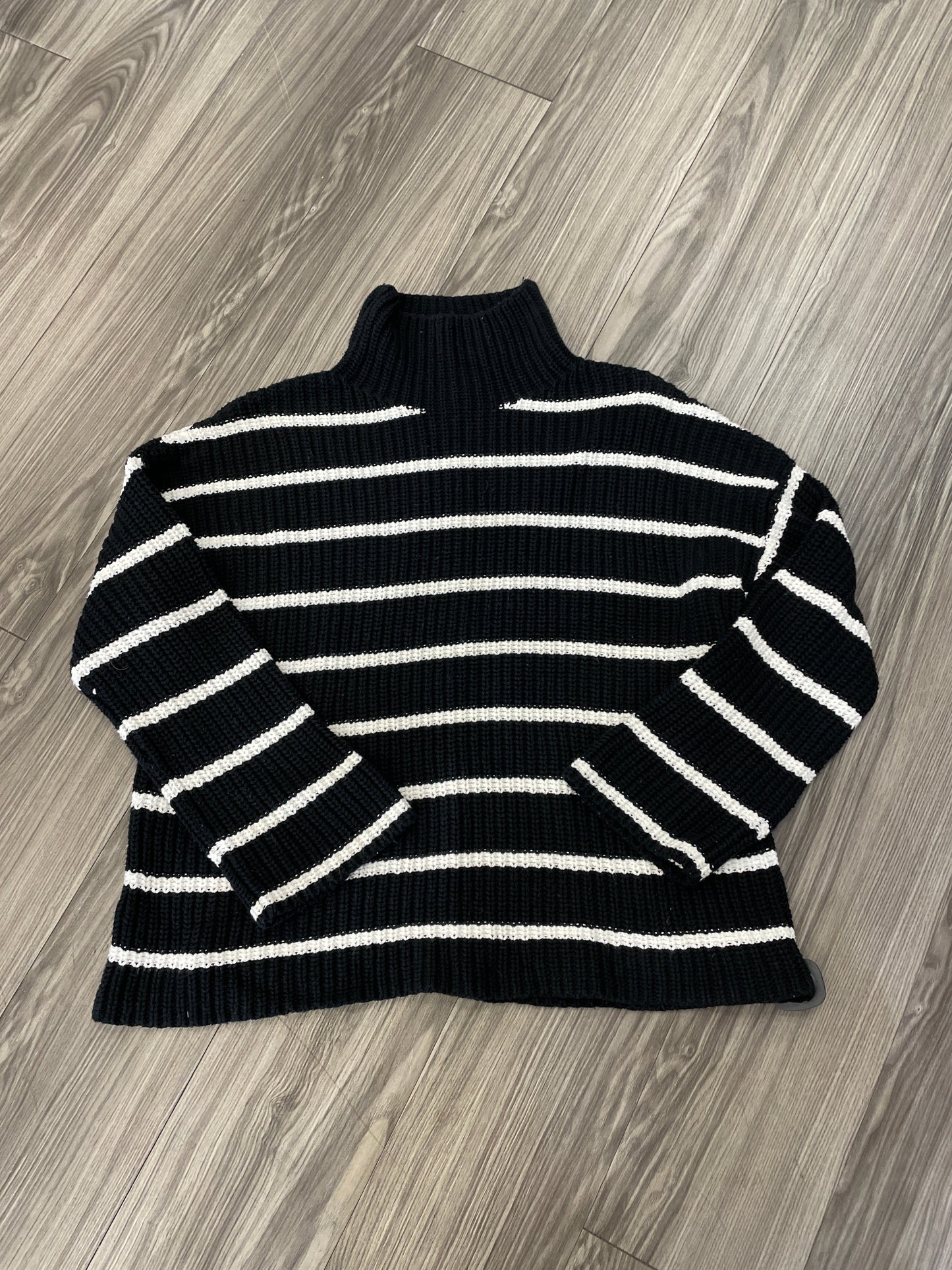 Sweater By Caslon In Striped Pattern, Size: L