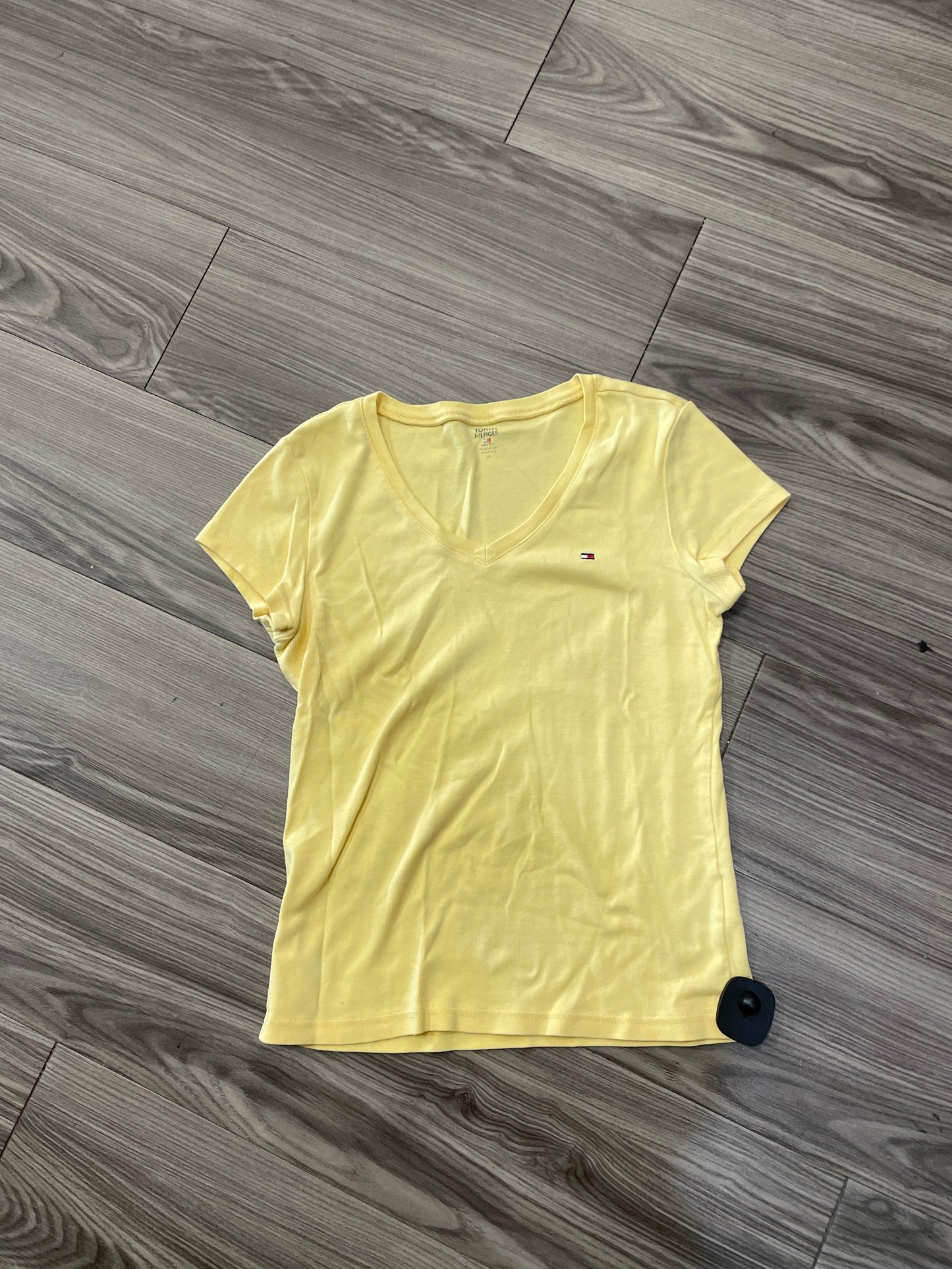 Top Short Sleeve By Tommy Hilfiger In Yellow, Size: M