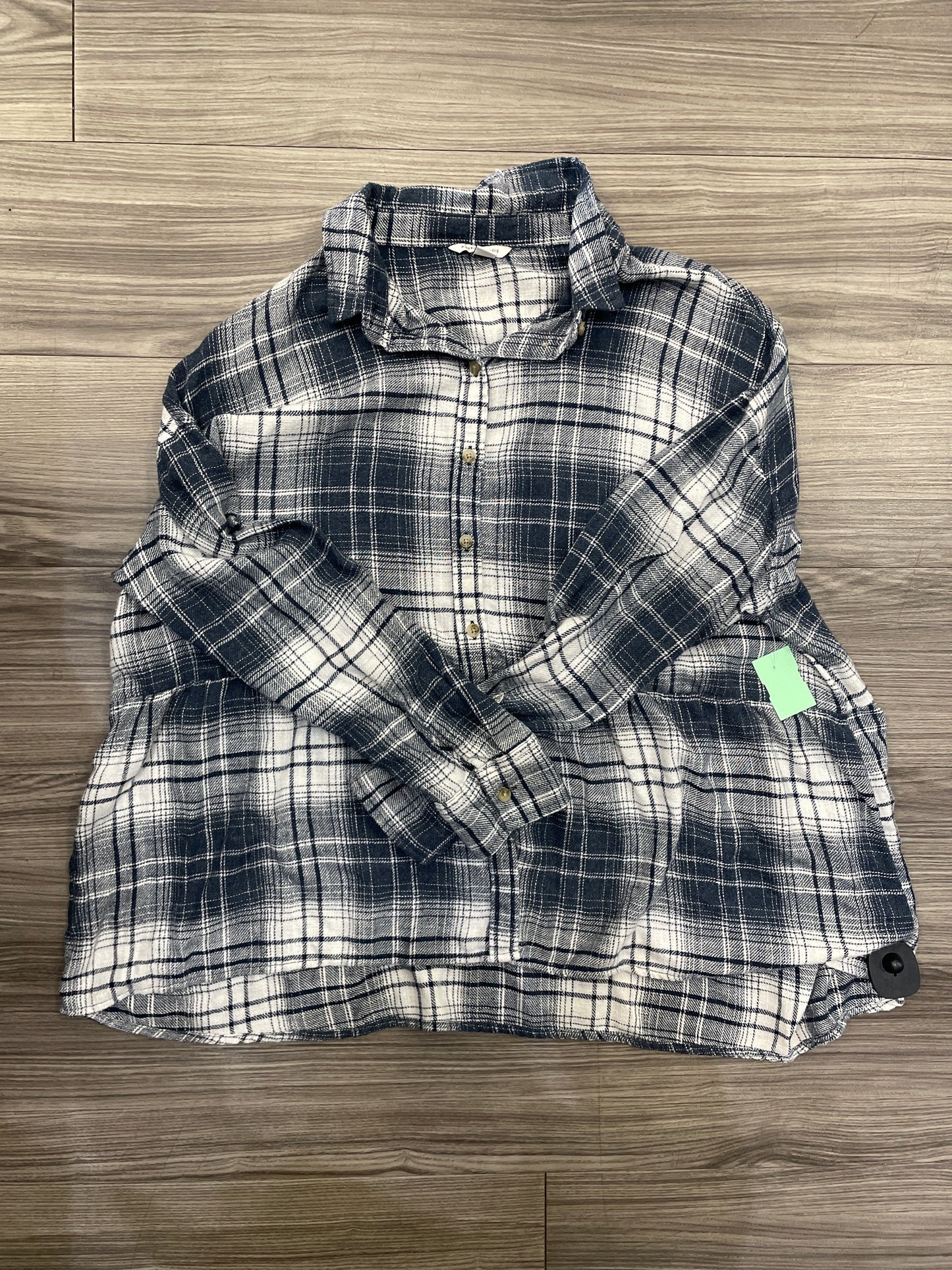 Top Long Sleeve By American Eagle In Plaid Pattern, Size: M