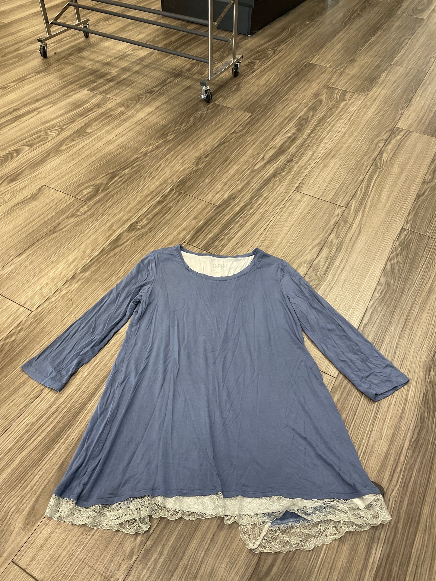 Top Long Sleeve By Logo In Blue, Size: M