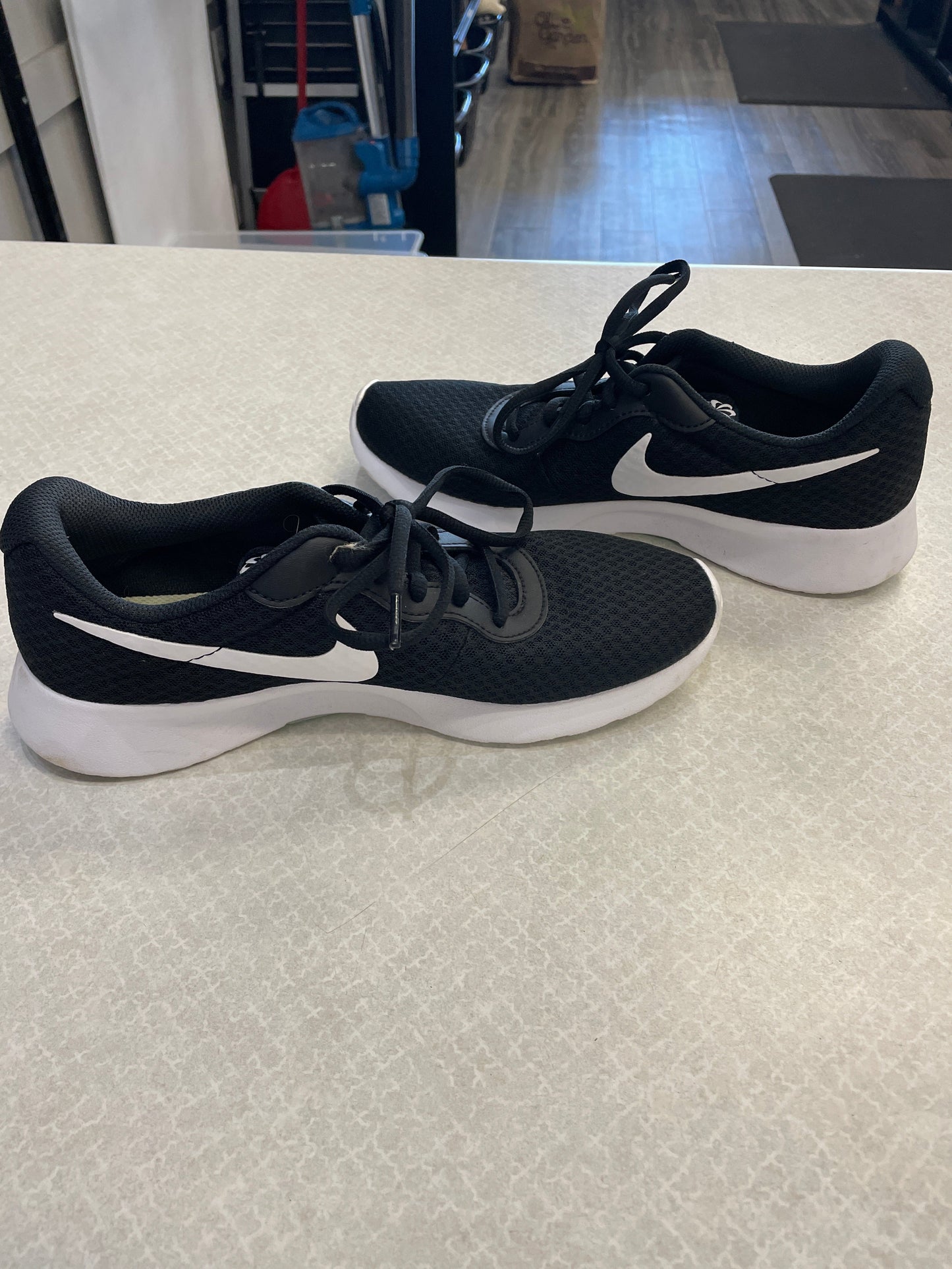 Shoes Athletic By Nike In Black, Size: 9