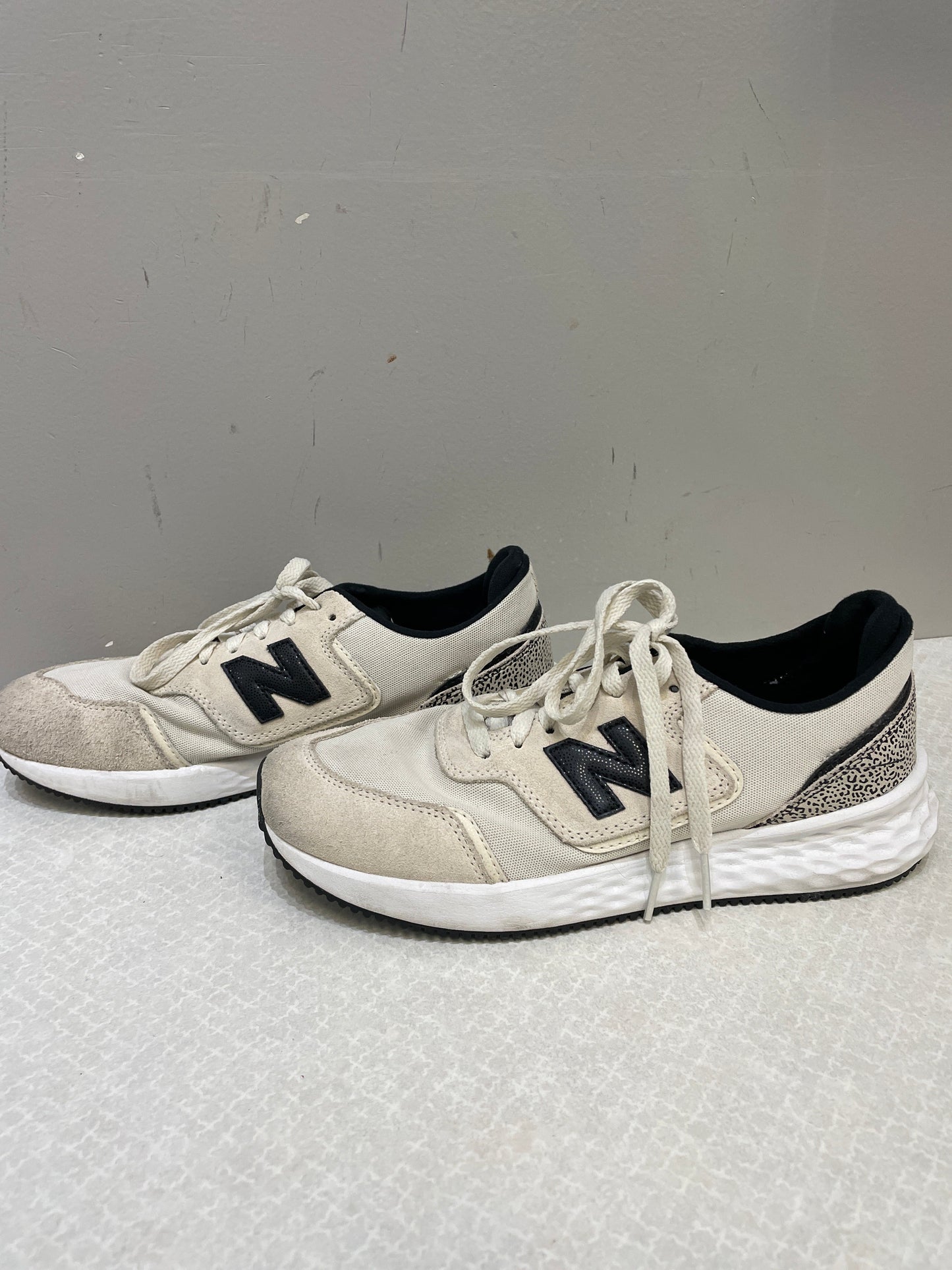 Shoes Athletic By New Balance In Tan, Size: 9.5