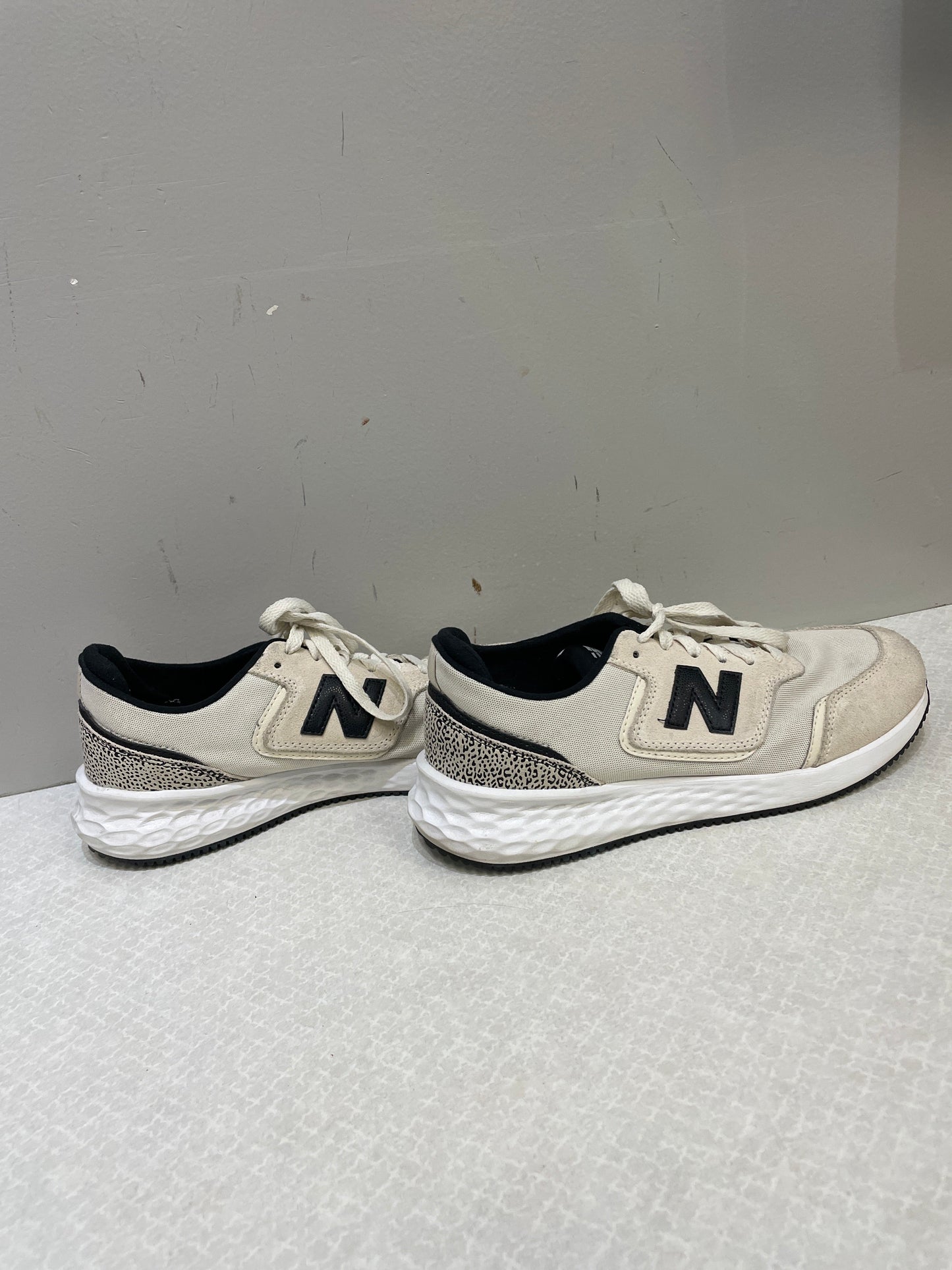 Shoes Athletic By New Balance In Tan, Size: 9.5