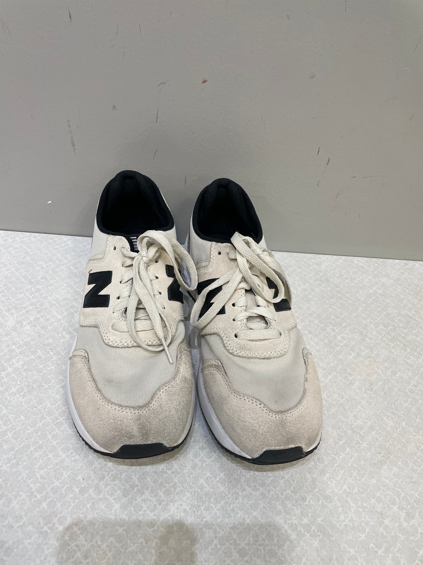 Shoes Athletic By New Balance In Tan, Size: 9.5