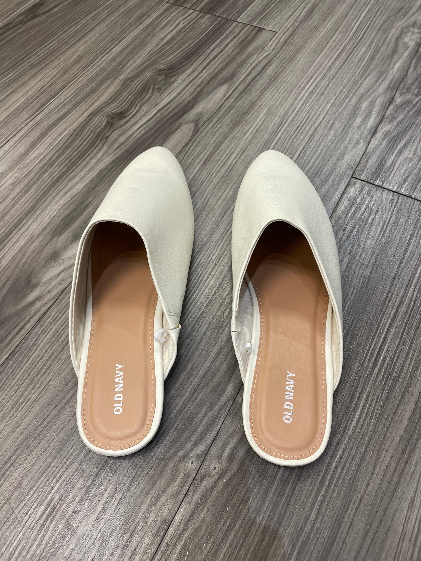 Shoes Flats By Old Navy In Cream, Size: 11