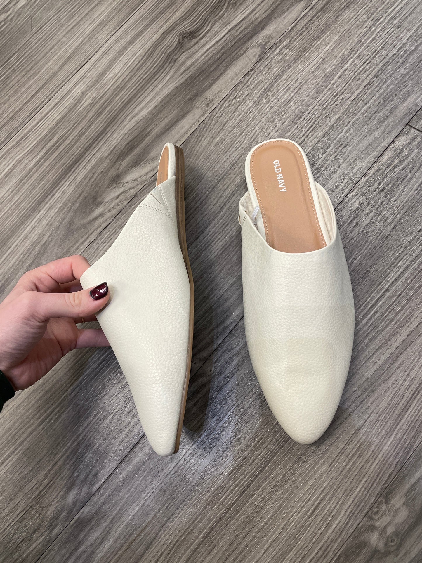 Shoes Flats By Old Navy In Cream, Size: 11