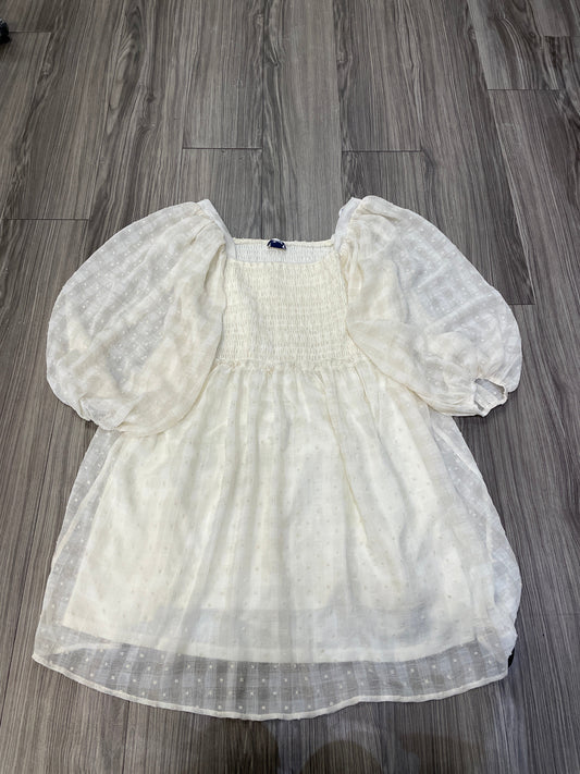 Dress Party Short By Clothes Mentor In Cream, Size: 1x