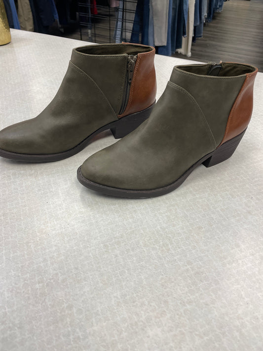 Boots Ankle Heels By Clothes Mentor  Size: 8