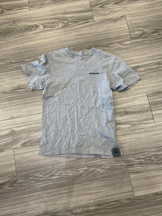 Top Short Sleeve By Patagonia In Grey, Size: Xs