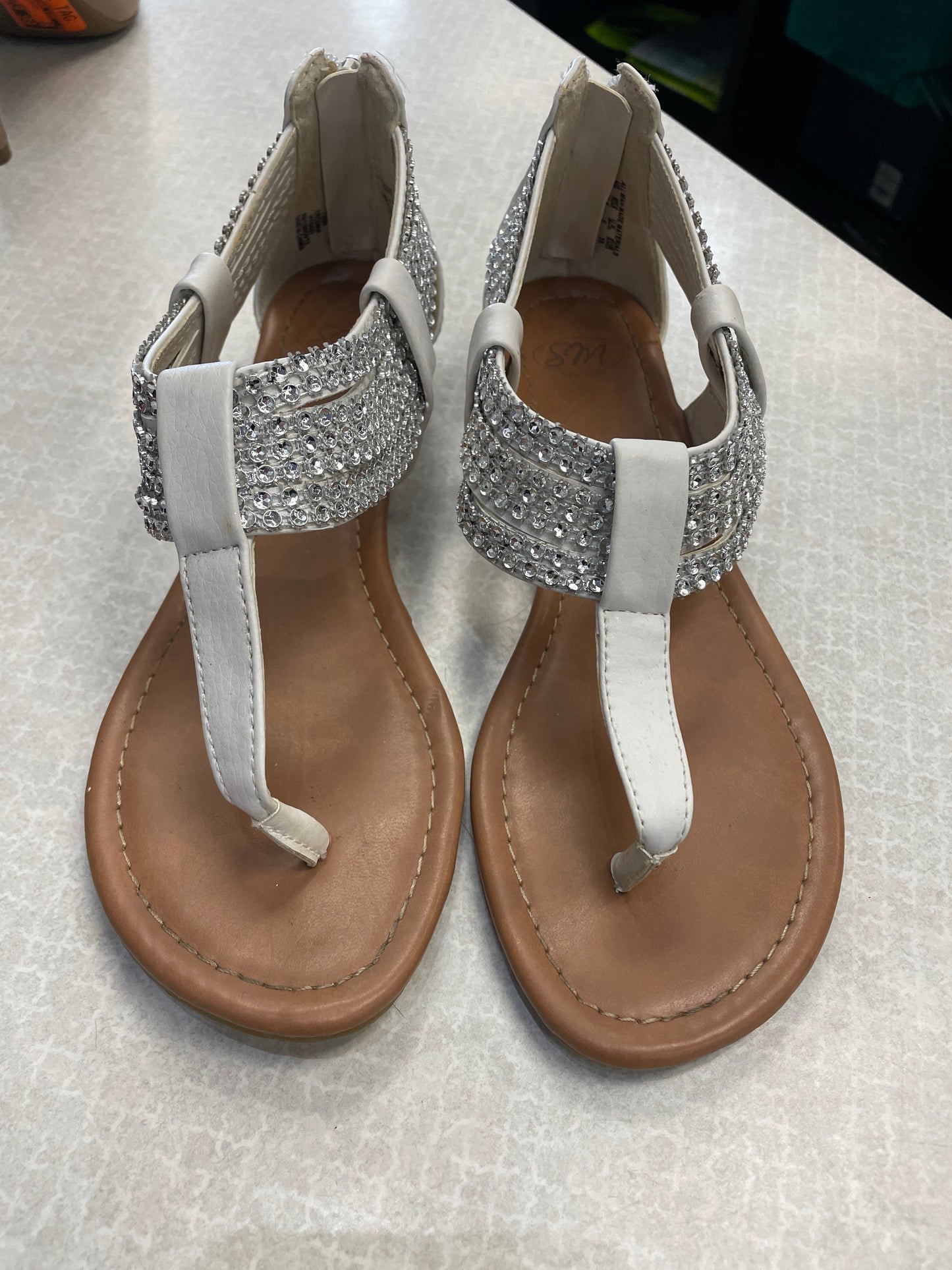 Sandals Flip Flops By Clothes Mentor  Size: 6.5