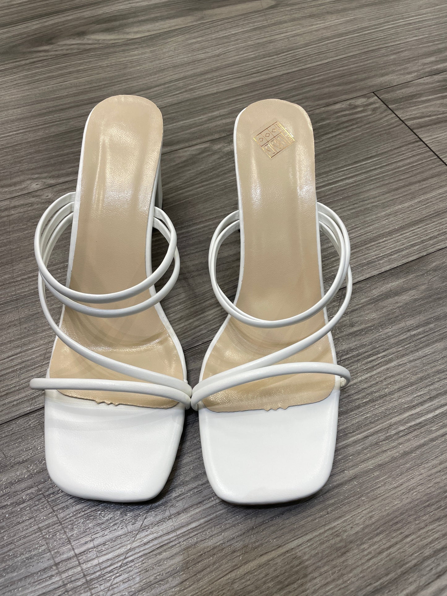 White Shoes Heels Block Clothes Mentor, Size 9