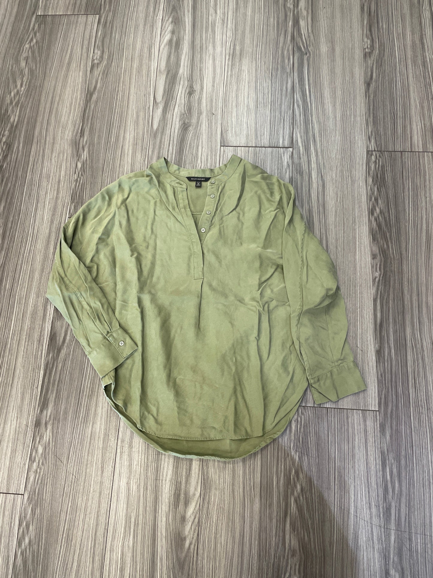 Green Top Long Sleeve Banana Republic, Size M