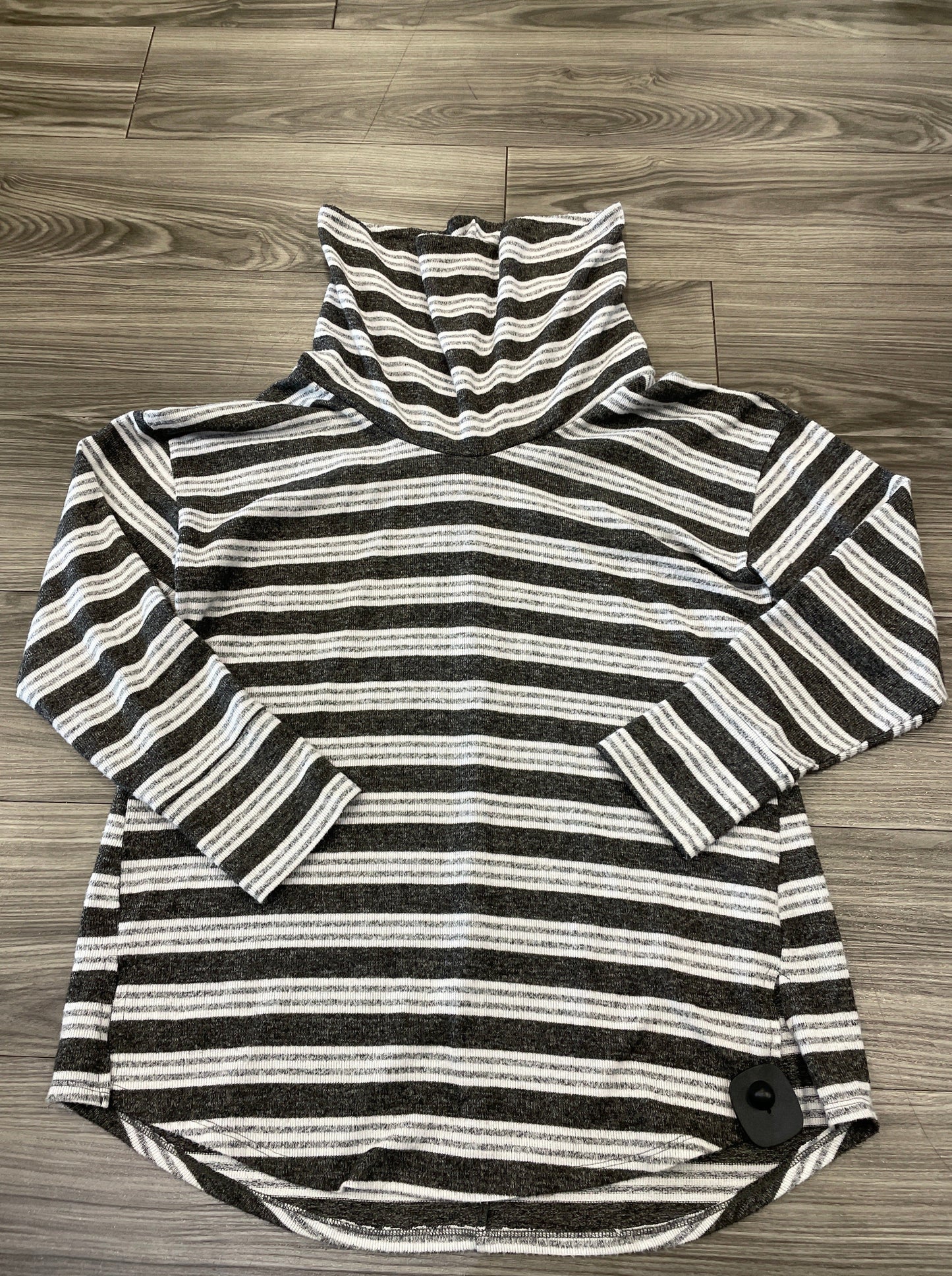 Striped Pattern Sweater Maurices, Size L