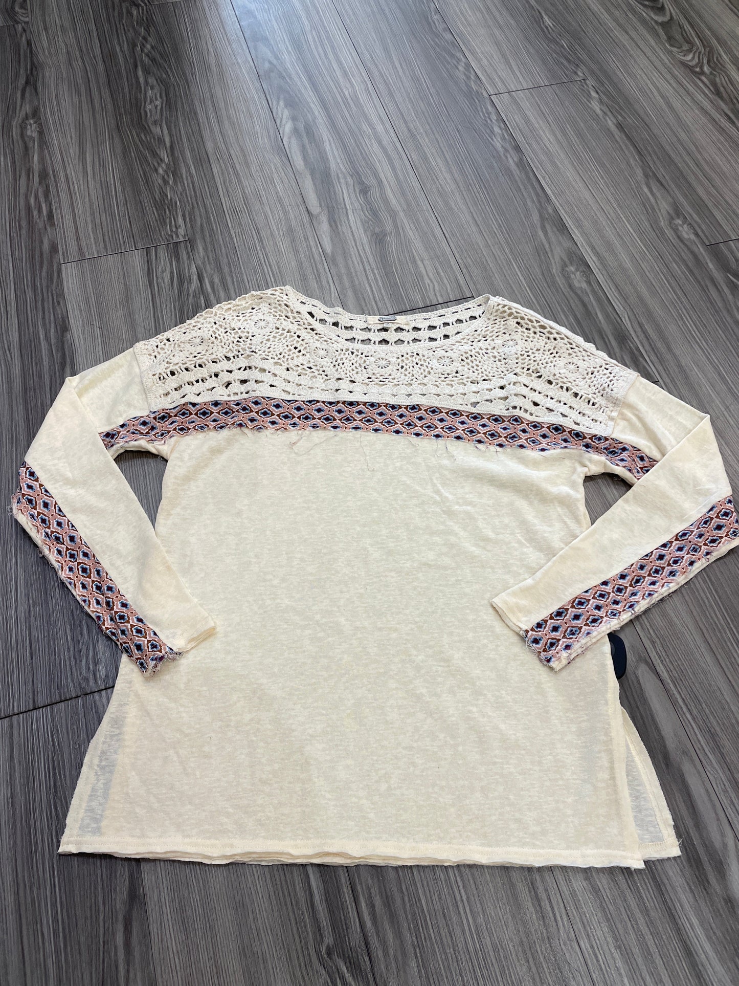 Cream Top Long Sleeve Clothes Mentor, Size S