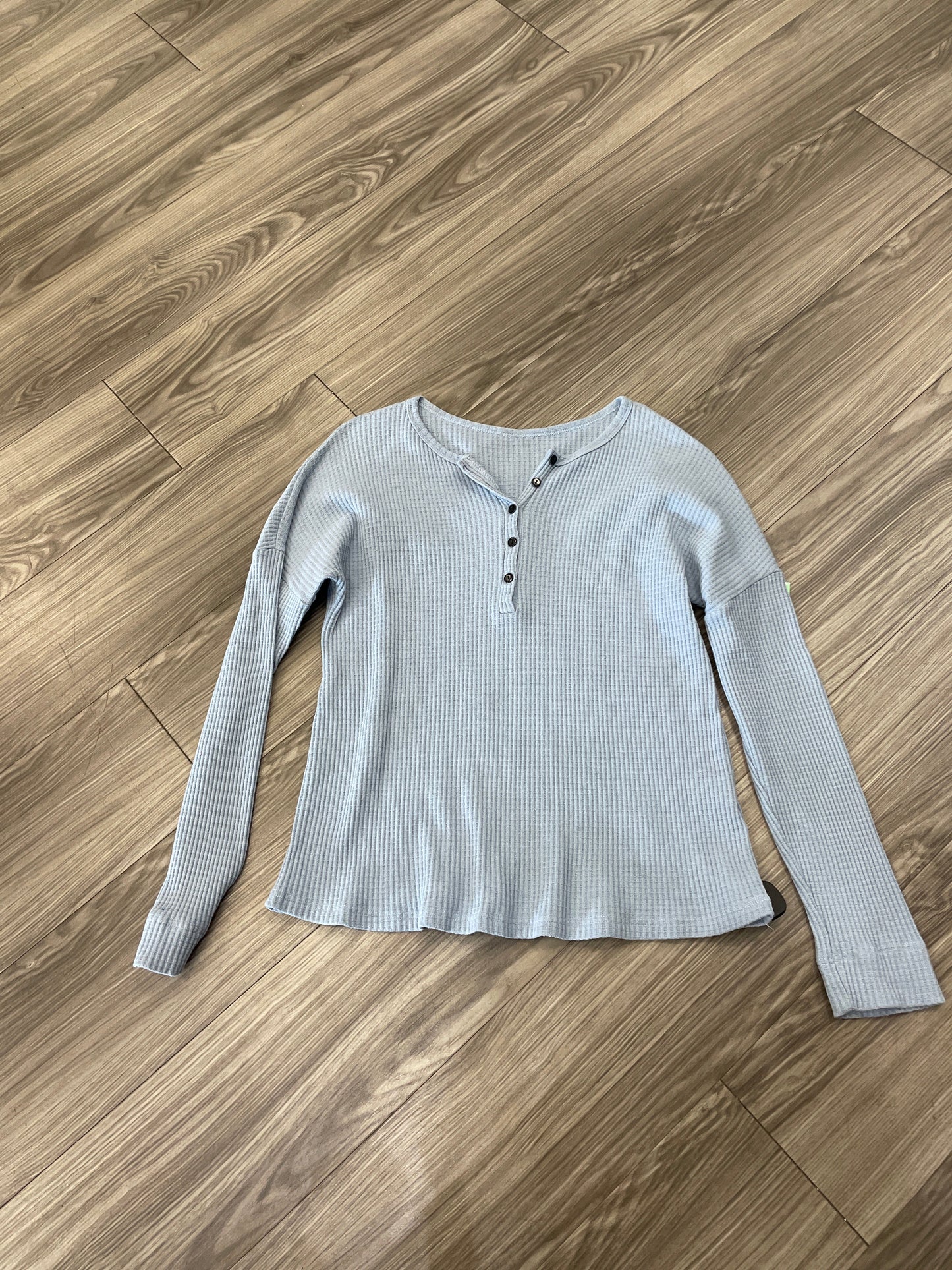 Top Long Sleeve By Clothes Mentor In Blue, Size: M