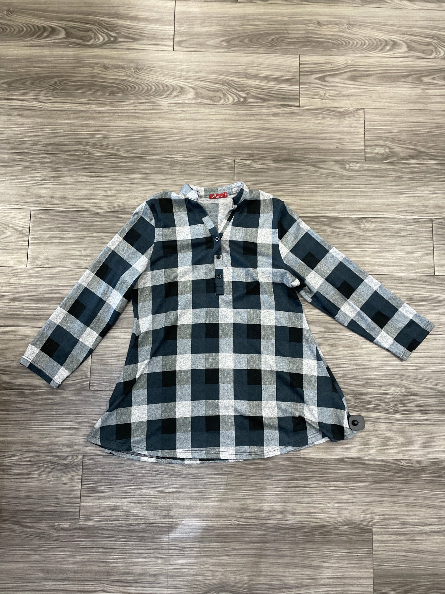 Top Long Sleeve By Clothes Mentor In Plaid Pattern, Size: 3x