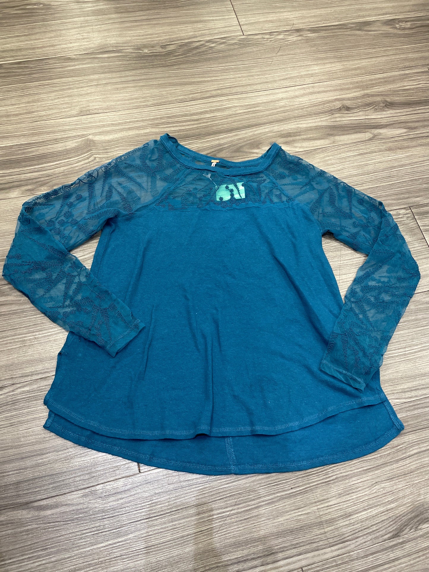 Top Long Sleeve By Free People In Teal, Size: Xs