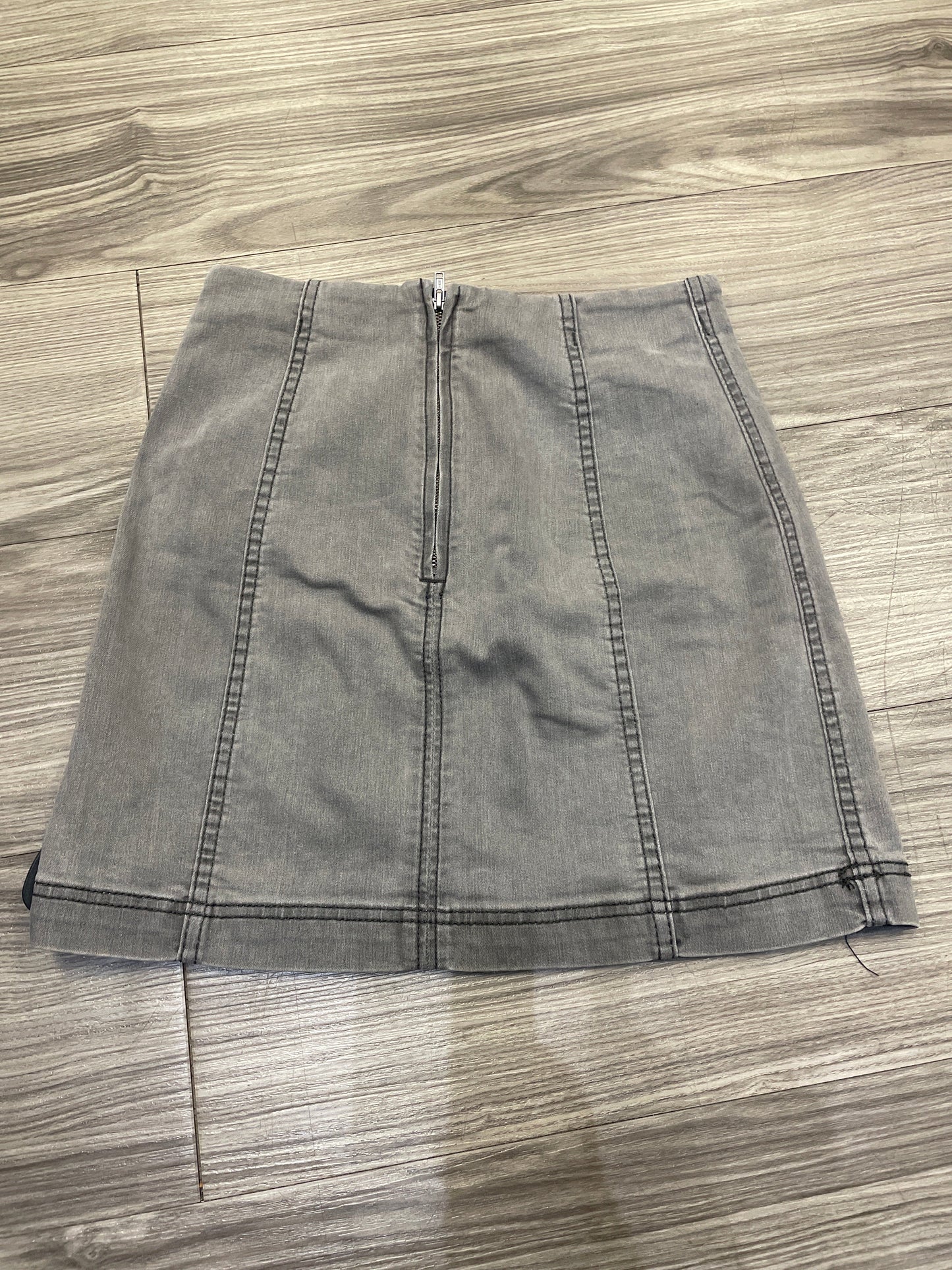 Skirt Mini & Short By Free People In Grey, Size: S