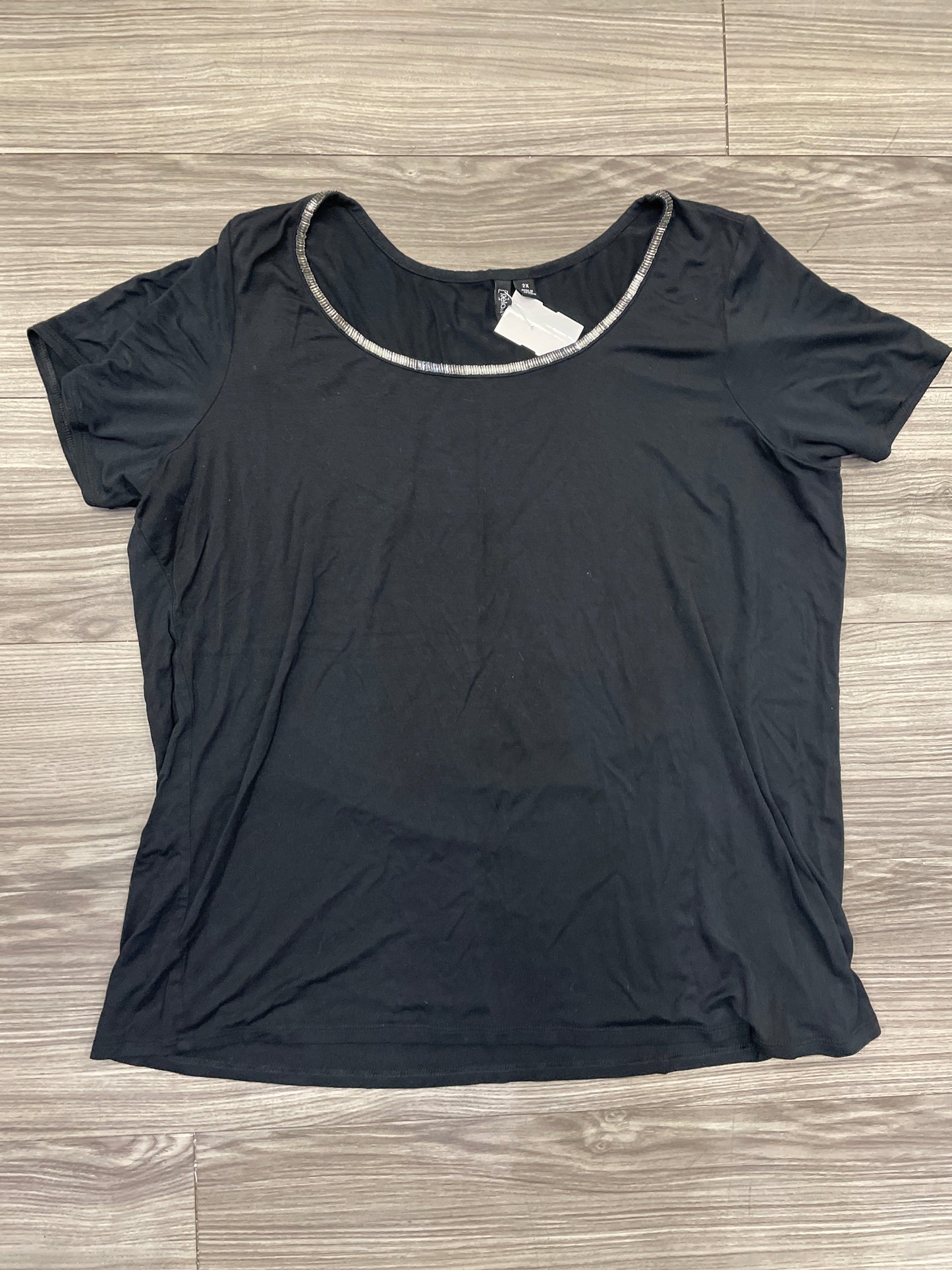 Top Short Sleeve By Relativity In Black, Size: 2x