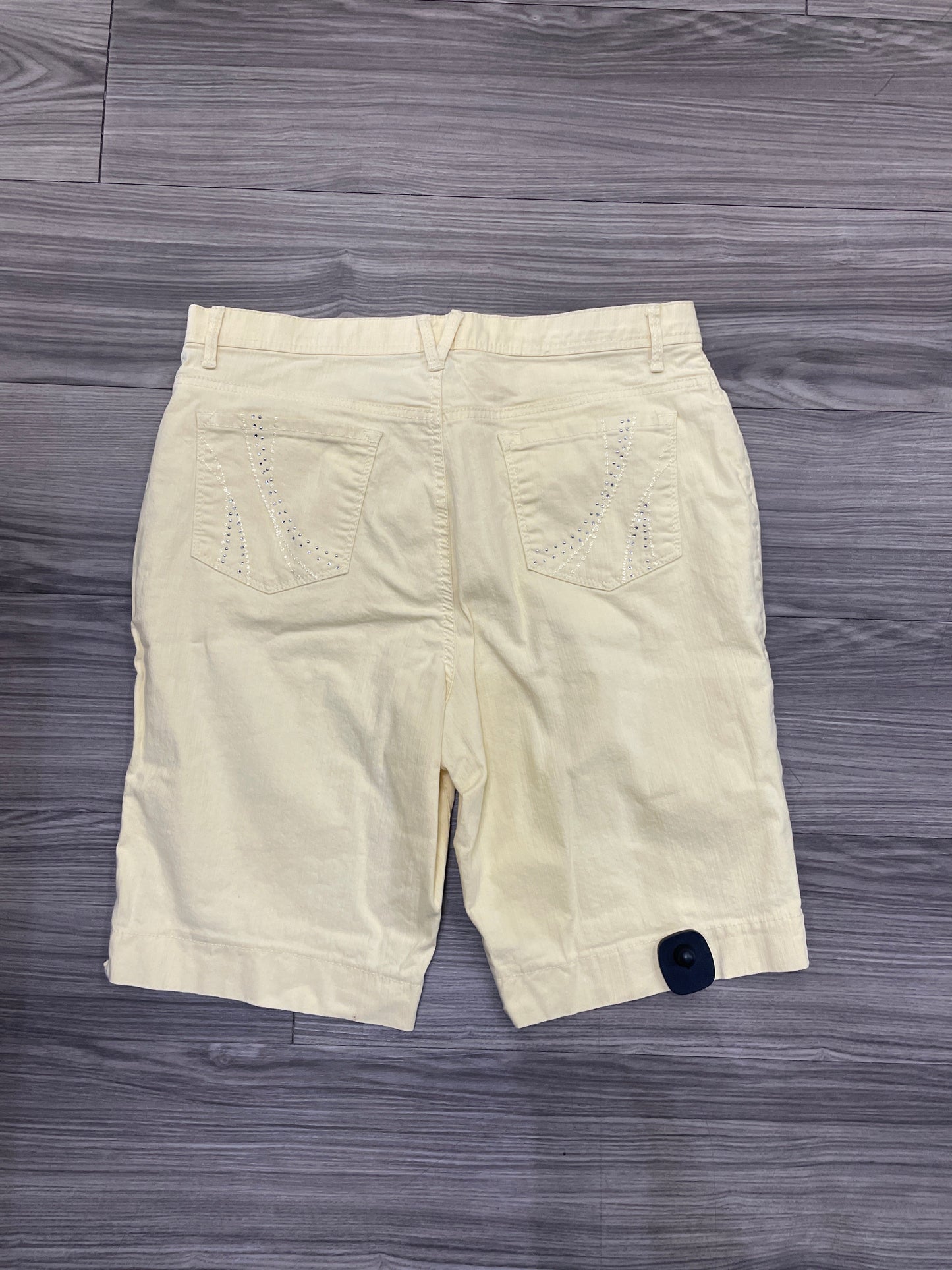 Shorts By Gloria Vanderbilt In Yellow, Size: 14