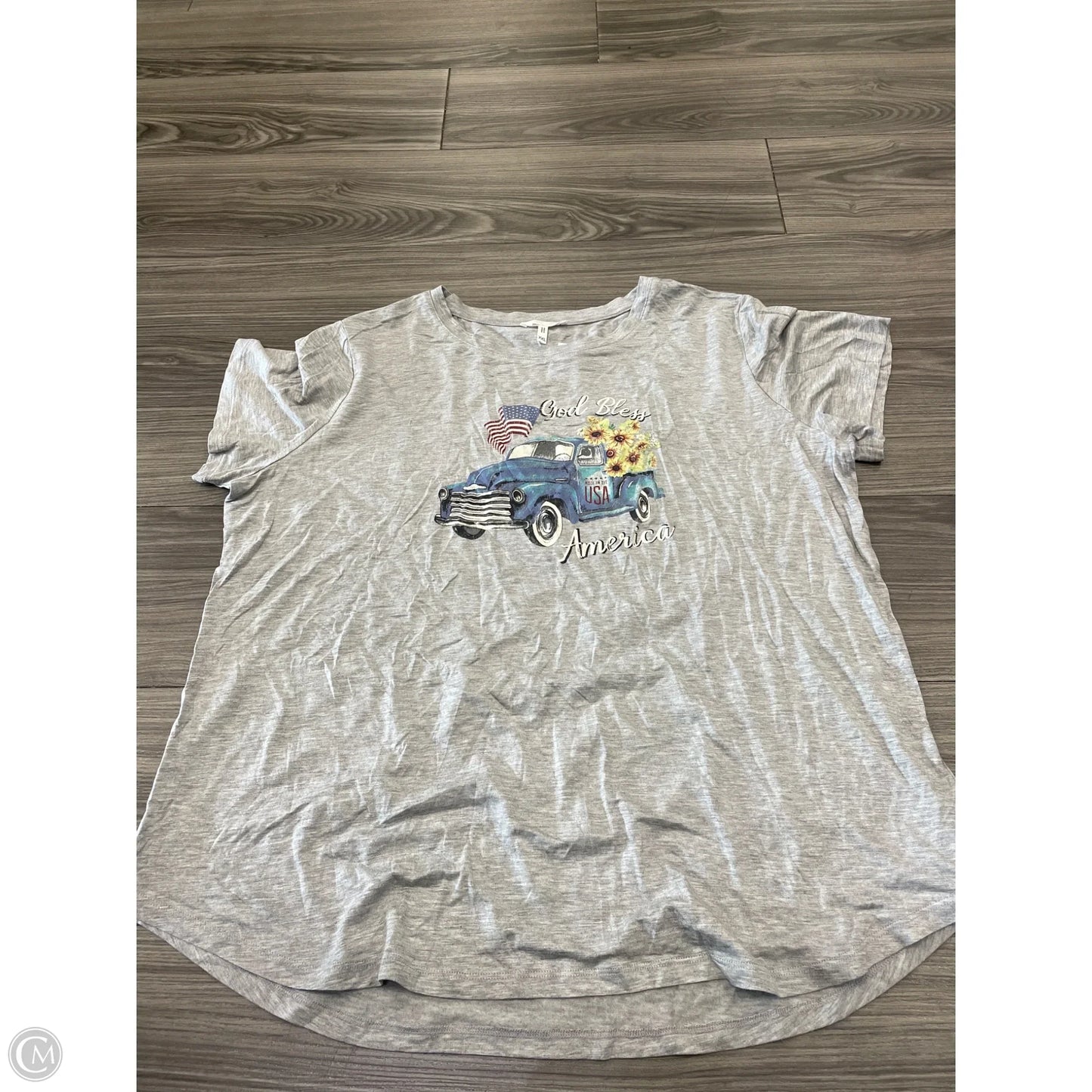 Top Short Sleeve By Maurices In Grey, Size: Xxl