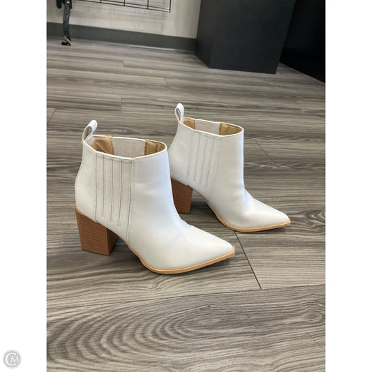 Boots Ankle Heels By Clothes Mentor In White, Size: 7
