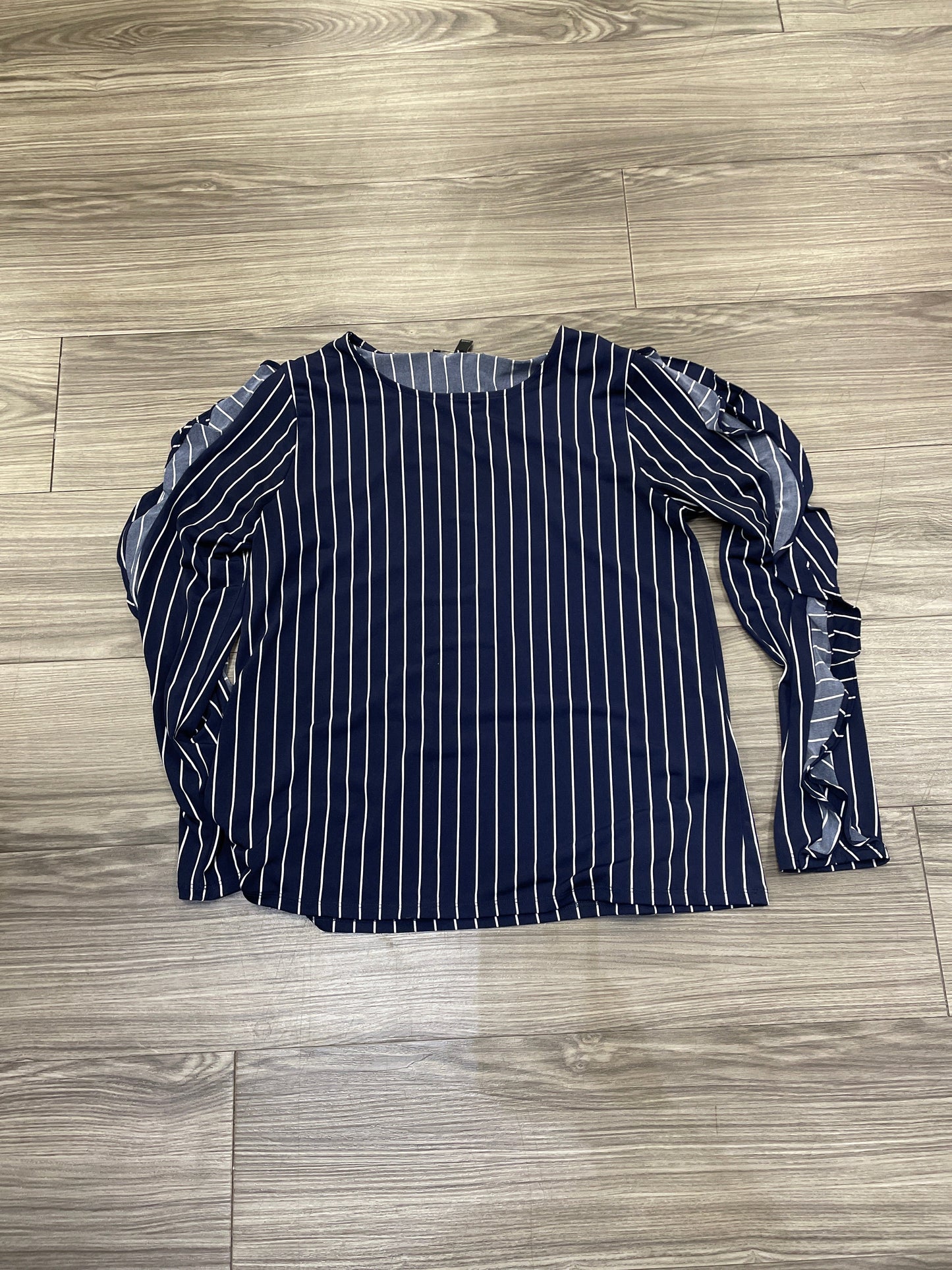 Top Long Sleeve By Banana Republic In Striped Pattern, Size: M