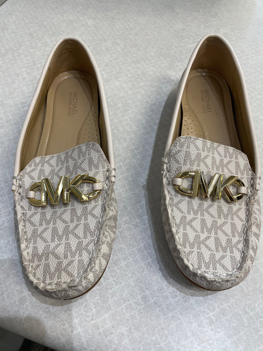 Shoes Flats By Michael Kors In White, Size: 6