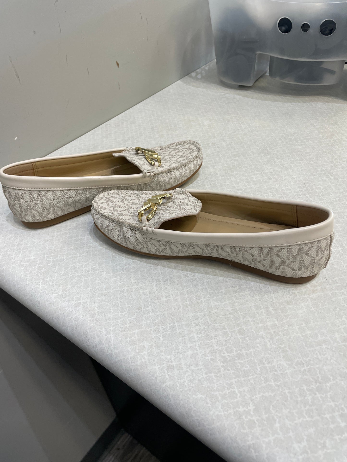 Shoes Flats By Michael Kors In White, Size: 6