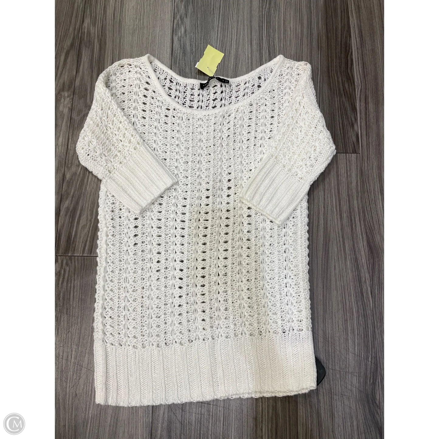 Top Short Sleeve By Clothes Mentor In White, Size: S
