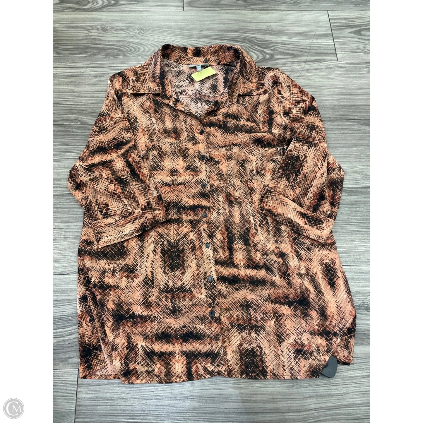 Top Short Sleeve By Essentials In Orange, Size: 1x