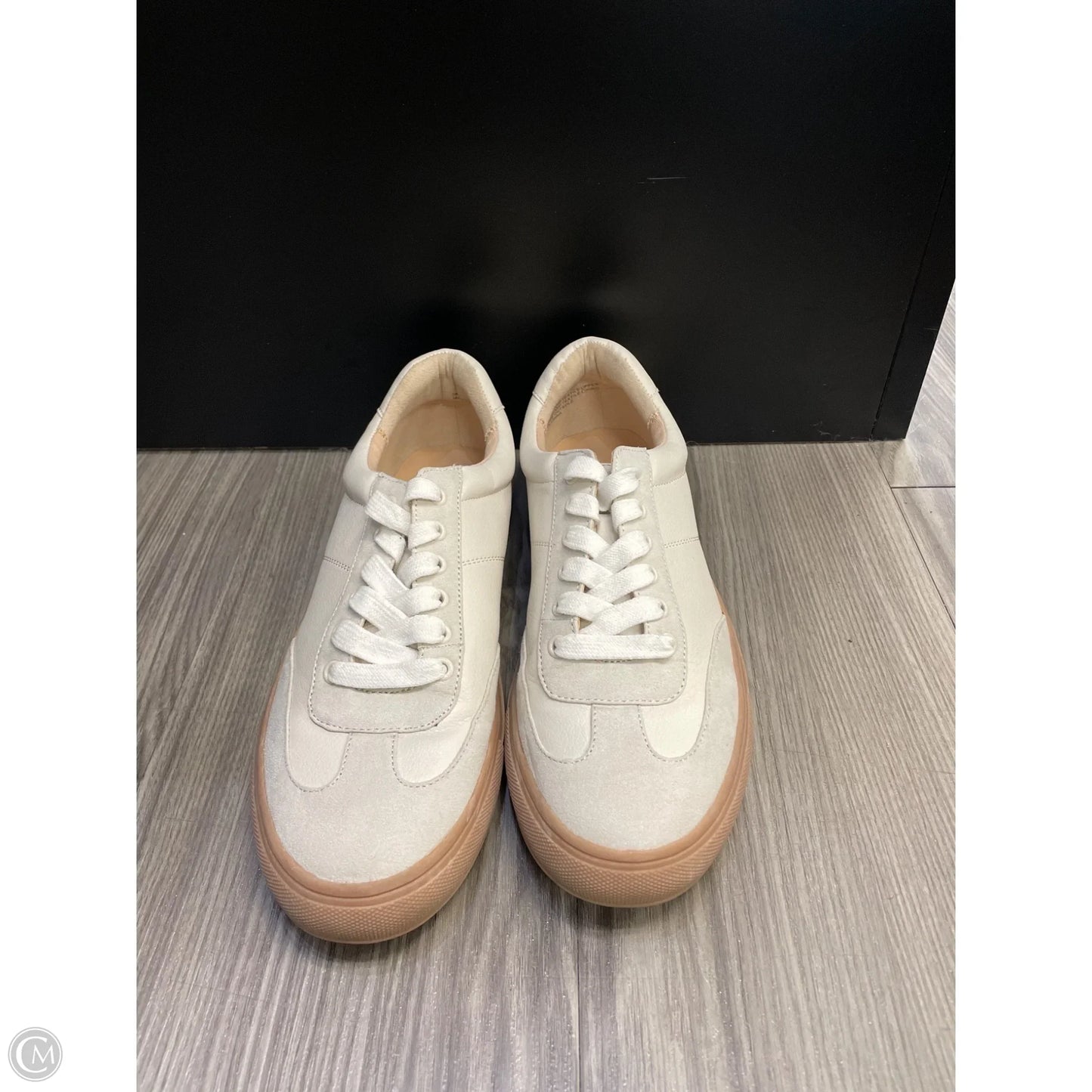 Shoes Sneakers By Loft In White, Size: 9