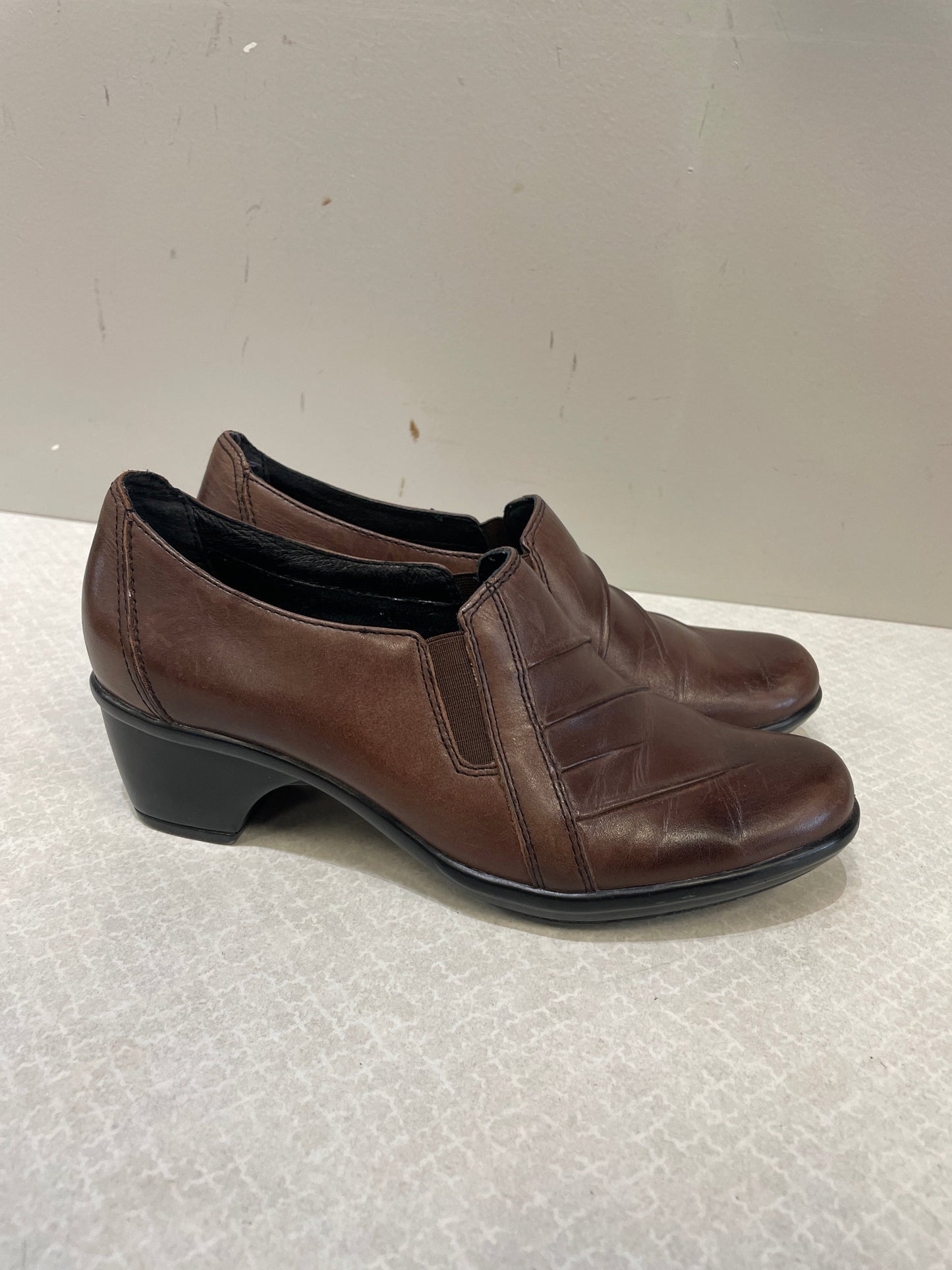 Shoes Heels Block By Clarks In Brown, Size: 6