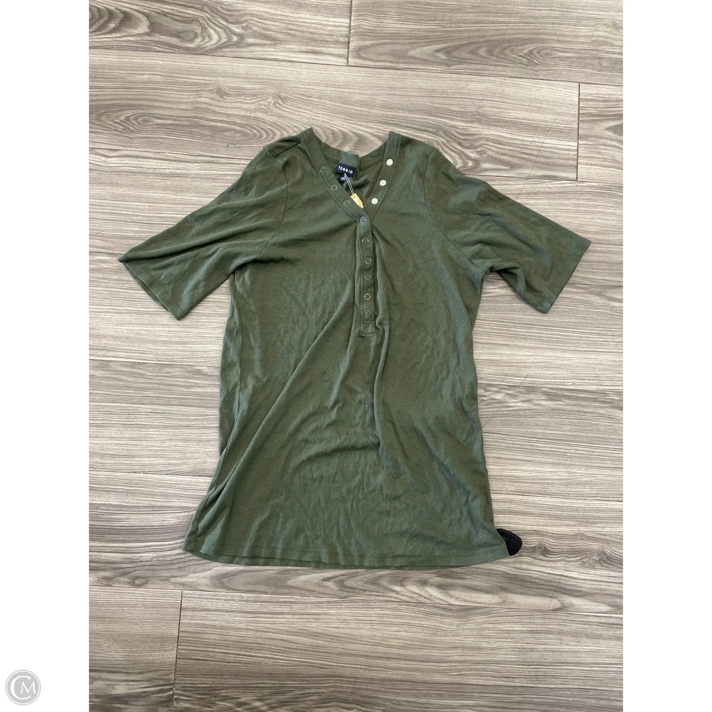 Top Short Sleeve By Torrid In Green, Size: 3x