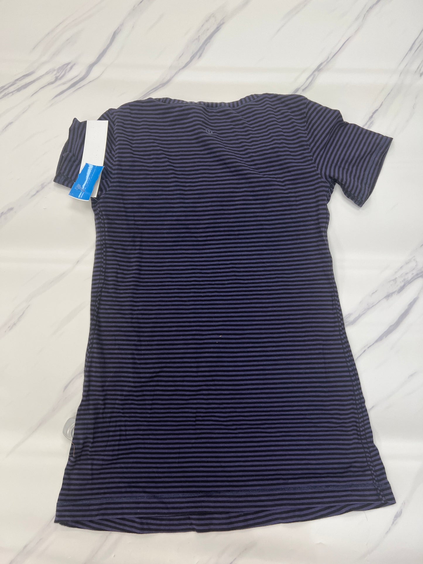 Athletic Top Short Sleeve By Lululemon  Size: 4