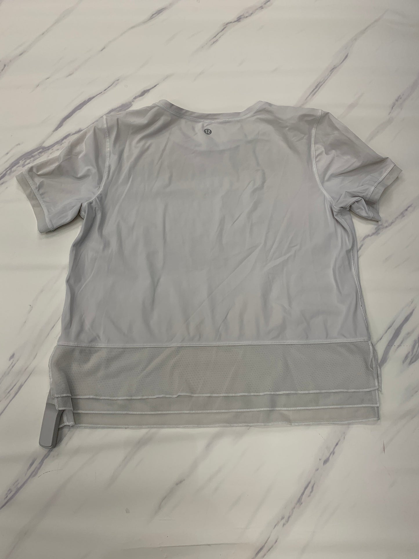 Athletic Top Short Sleeve By Lululemon In White, Size: 6