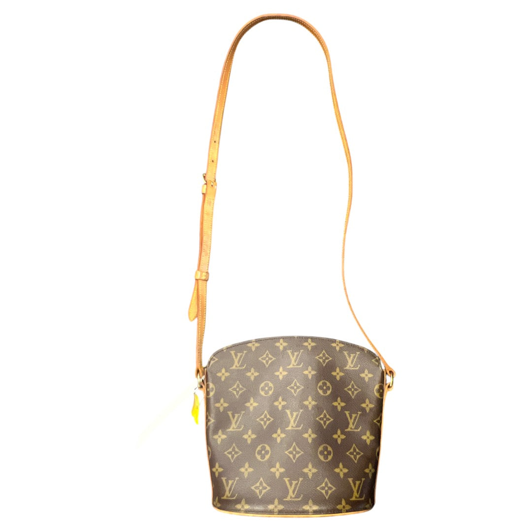 Crossbody Luxury Designer By Louis Vuitton, Size: Medium