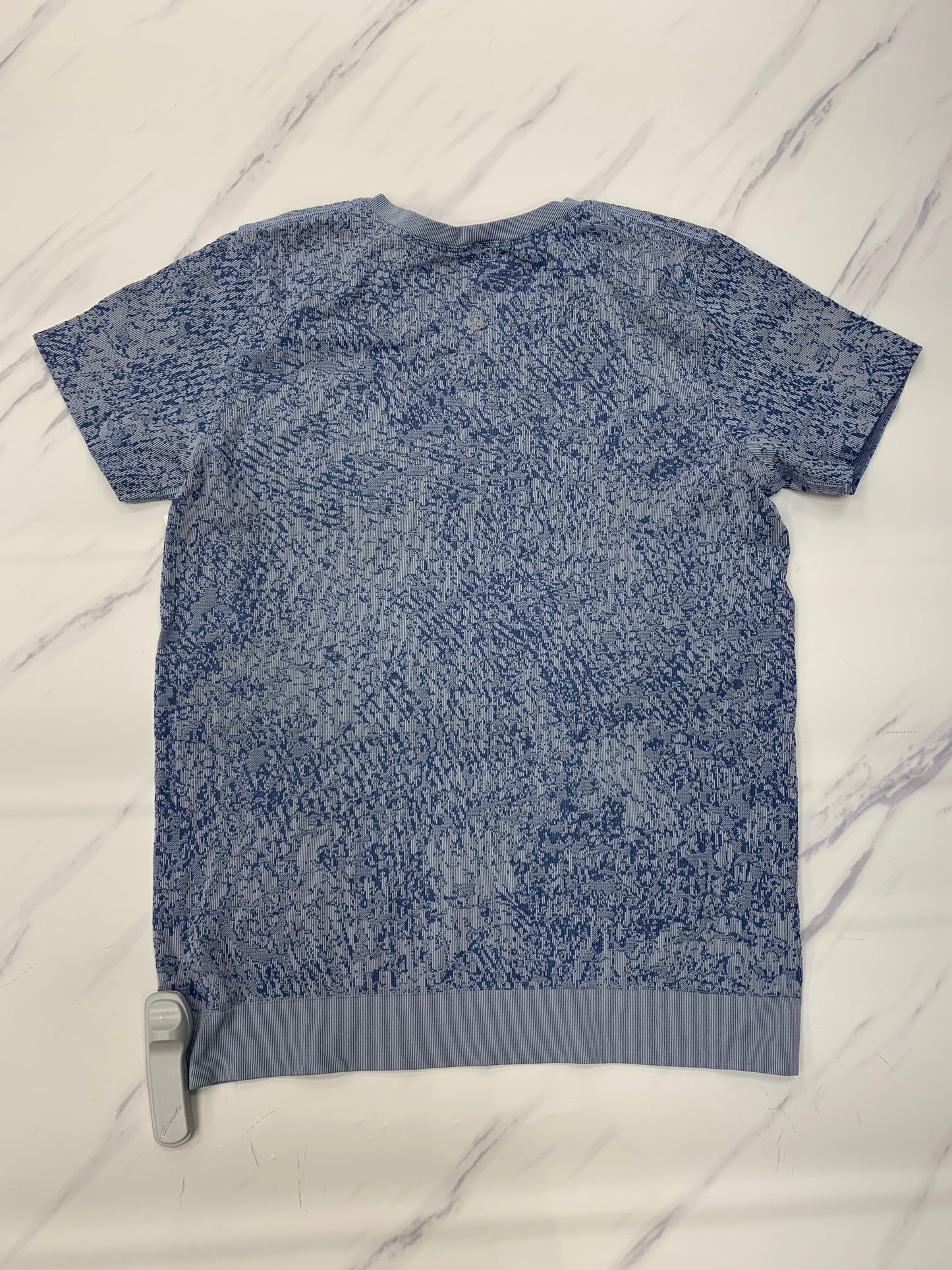 Athletic Top Short Sleeve By Lululemon In Blue, Size: 6