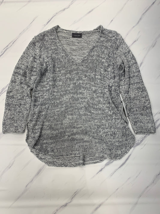 Sweater By Wooden Ships In Grey, Size: M